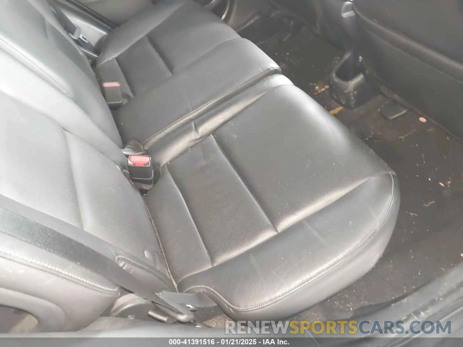 8 Photograph of a damaged car 3CZRU6H70KM710784 HONDA HR-V 2019