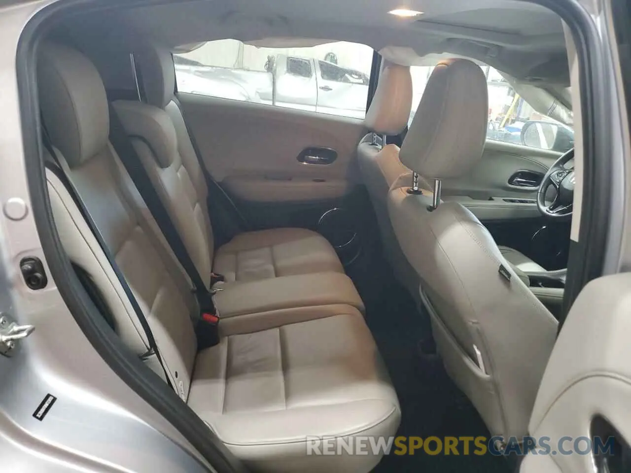 11 Photograph of a damaged car 3CZRU6H70KM723650 HONDA HR-V 2019