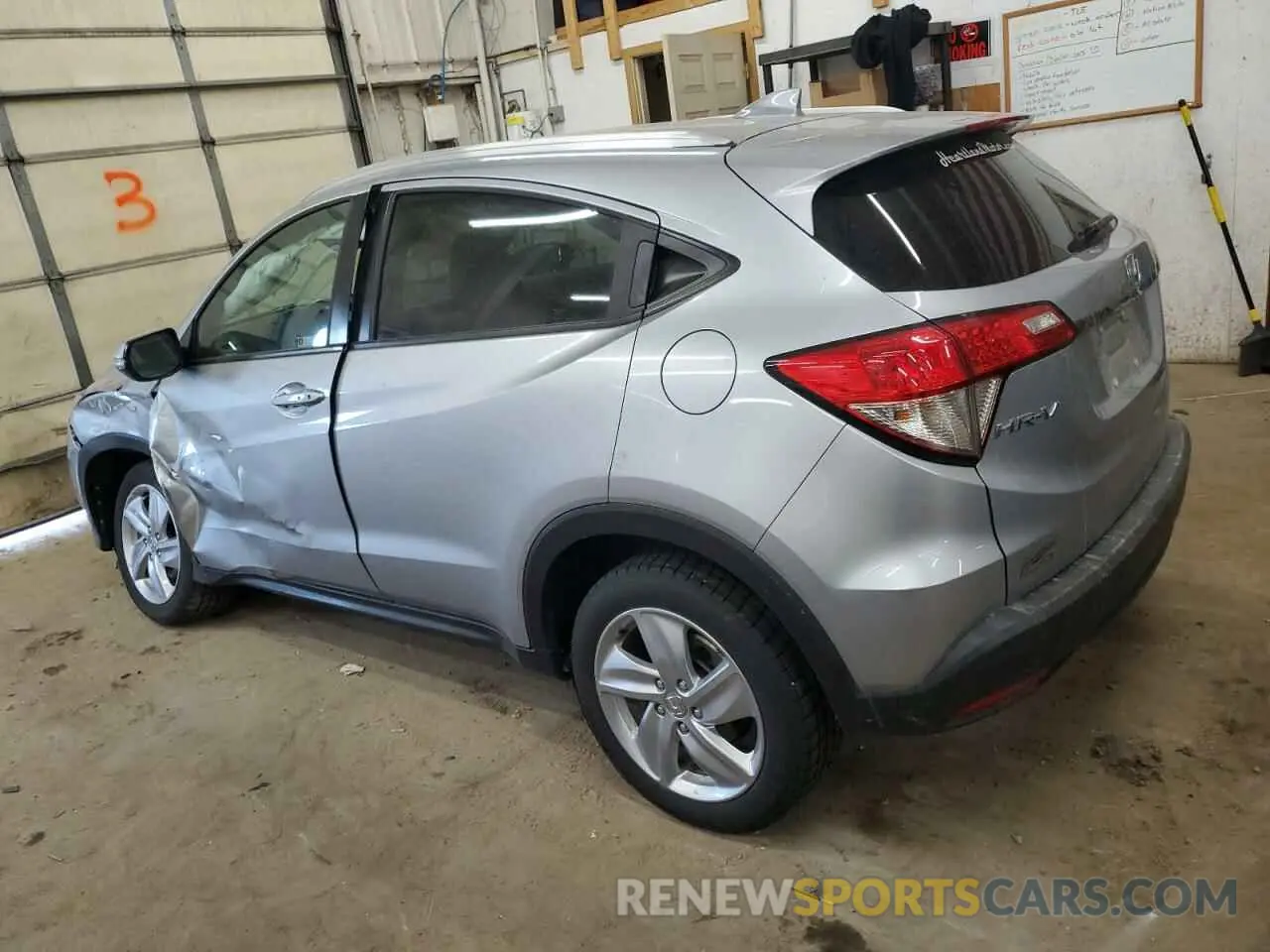 2 Photograph of a damaged car 3CZRU6H70KM723650 HONDA HR-V 2019
