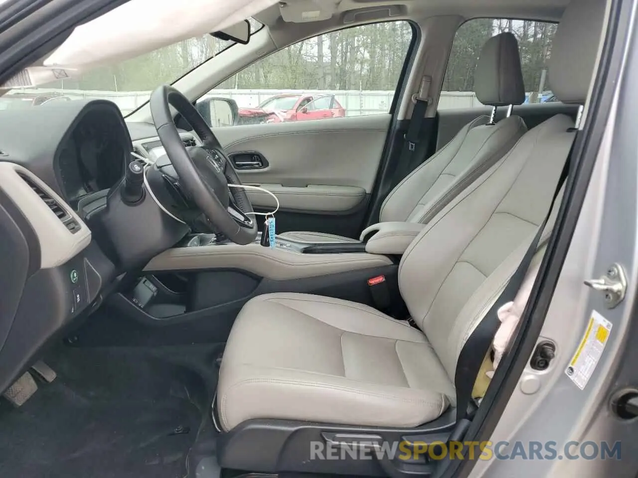 7 Photograph of a damaged car 3CZRU6H70KM723650 HONDA HR-V 2019