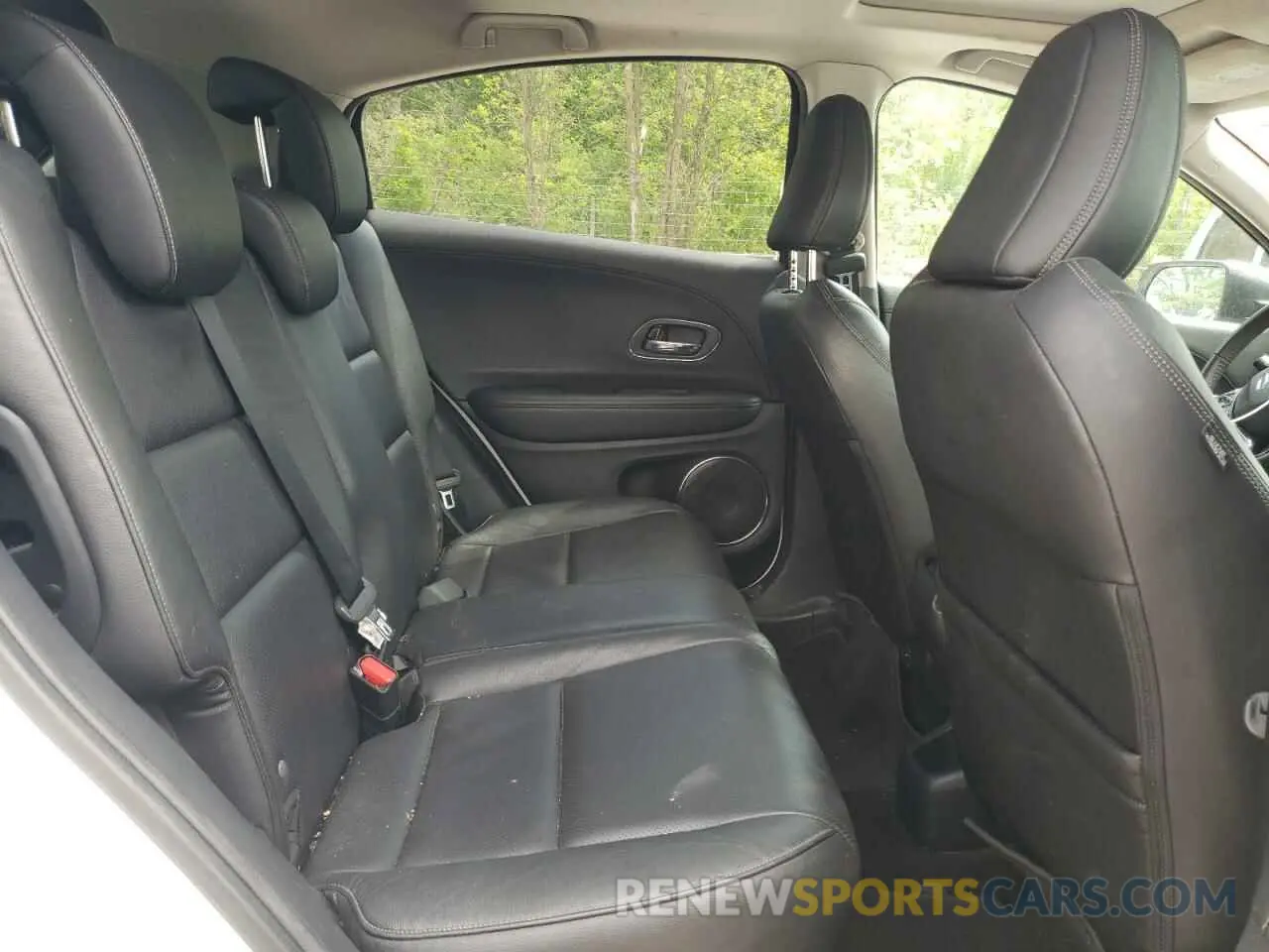 10 Photograph of a damaged car 3CZRU6H71KM701530 HONDA HR-V 2019