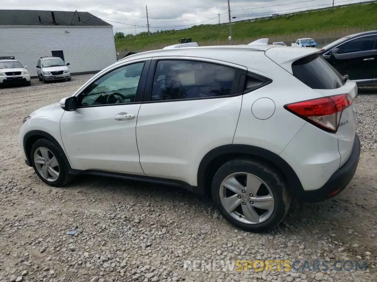 2 Photograph of a damaged car 3CZRU6H71KM701530 HONDA HR-V 2019