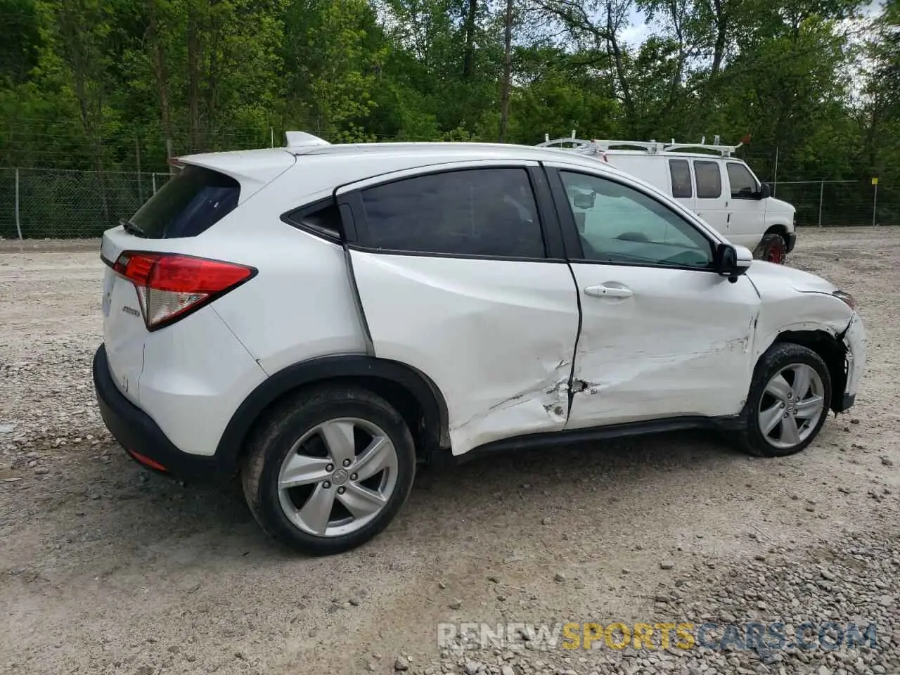 3 Photograph of a damaged car 3CZRU6H71KM701530 HONDA HR-V 2019