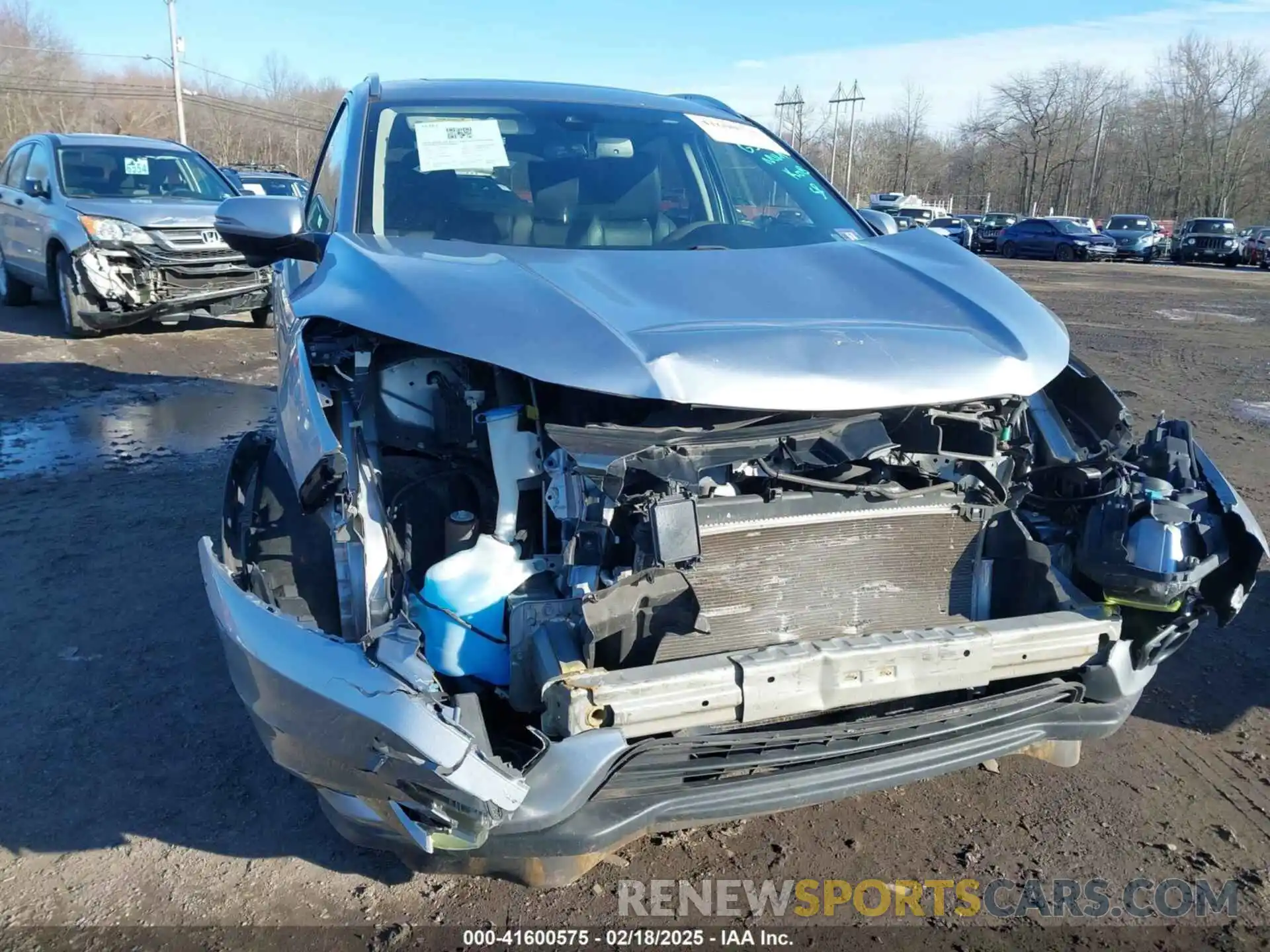 18 Photograph of a damaged car 3CZRU6H71KM706288 HONDA HR-V 2019