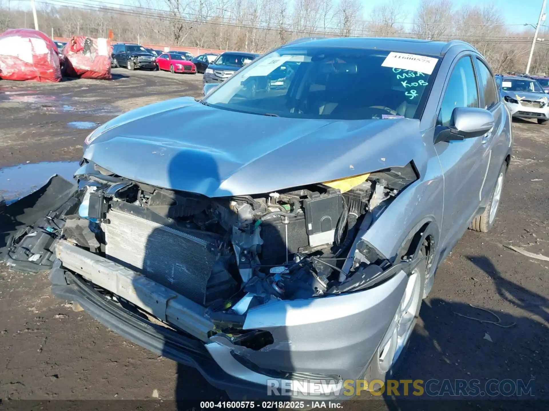 6 Photograph of a damaged car 3CZRU6H71KM706288 HONDA HR-V 2019