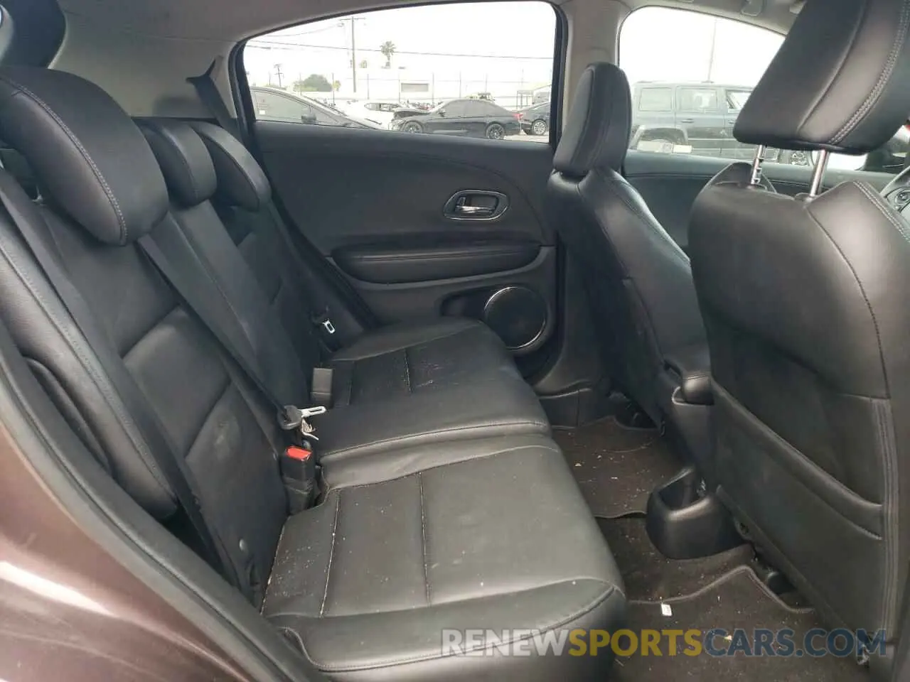 11 Photograph of a damaged car 3CZRU6H71KM717033 HONDA HR-V 2019