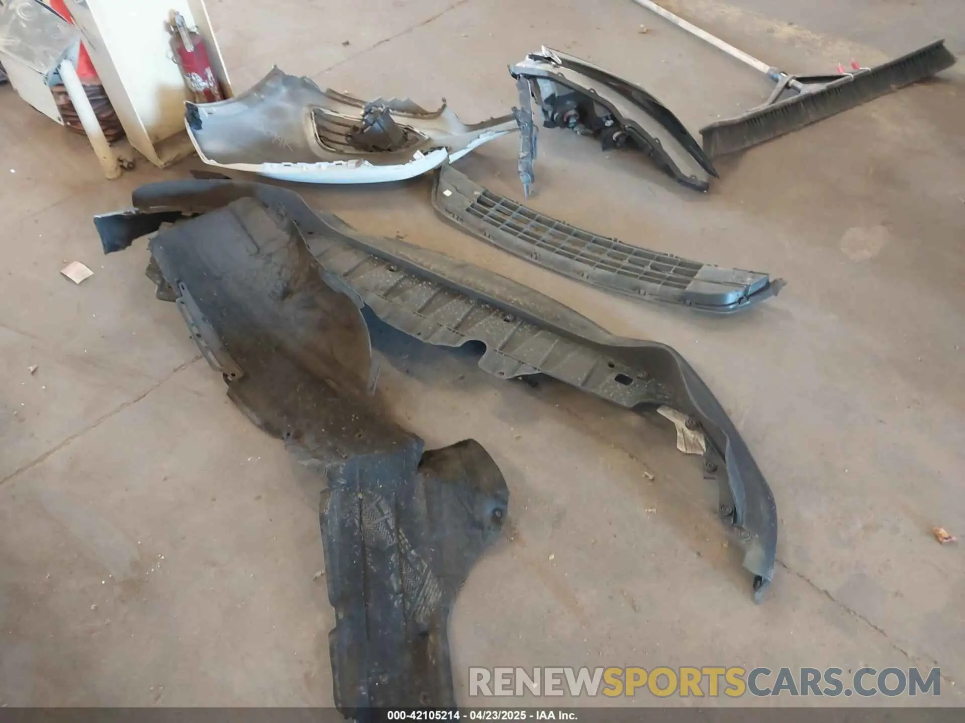 12 Photograph of a damaged car 3CZRU6H72KM716358 HONDA HR-V 2019