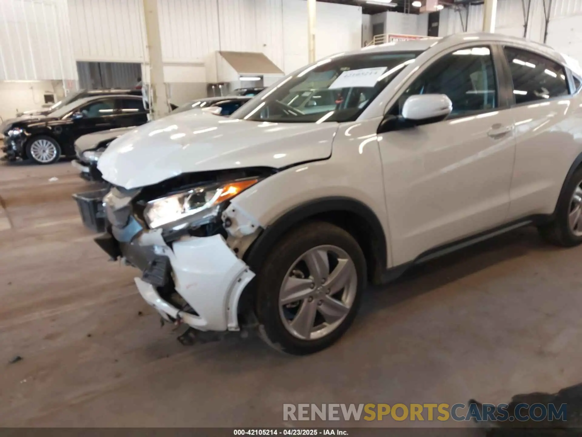 6 Photograph of a damaged car 3CZRU6H72KM716358 HONDA HR-V 2019