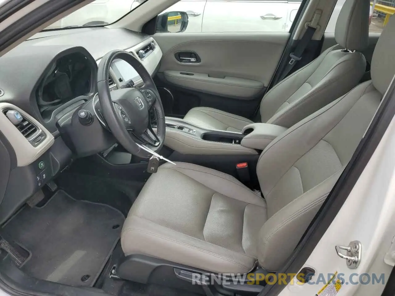 7 Photograph of a damaged car 3CZRU6H72KM721950 HONDA HR-V 2019