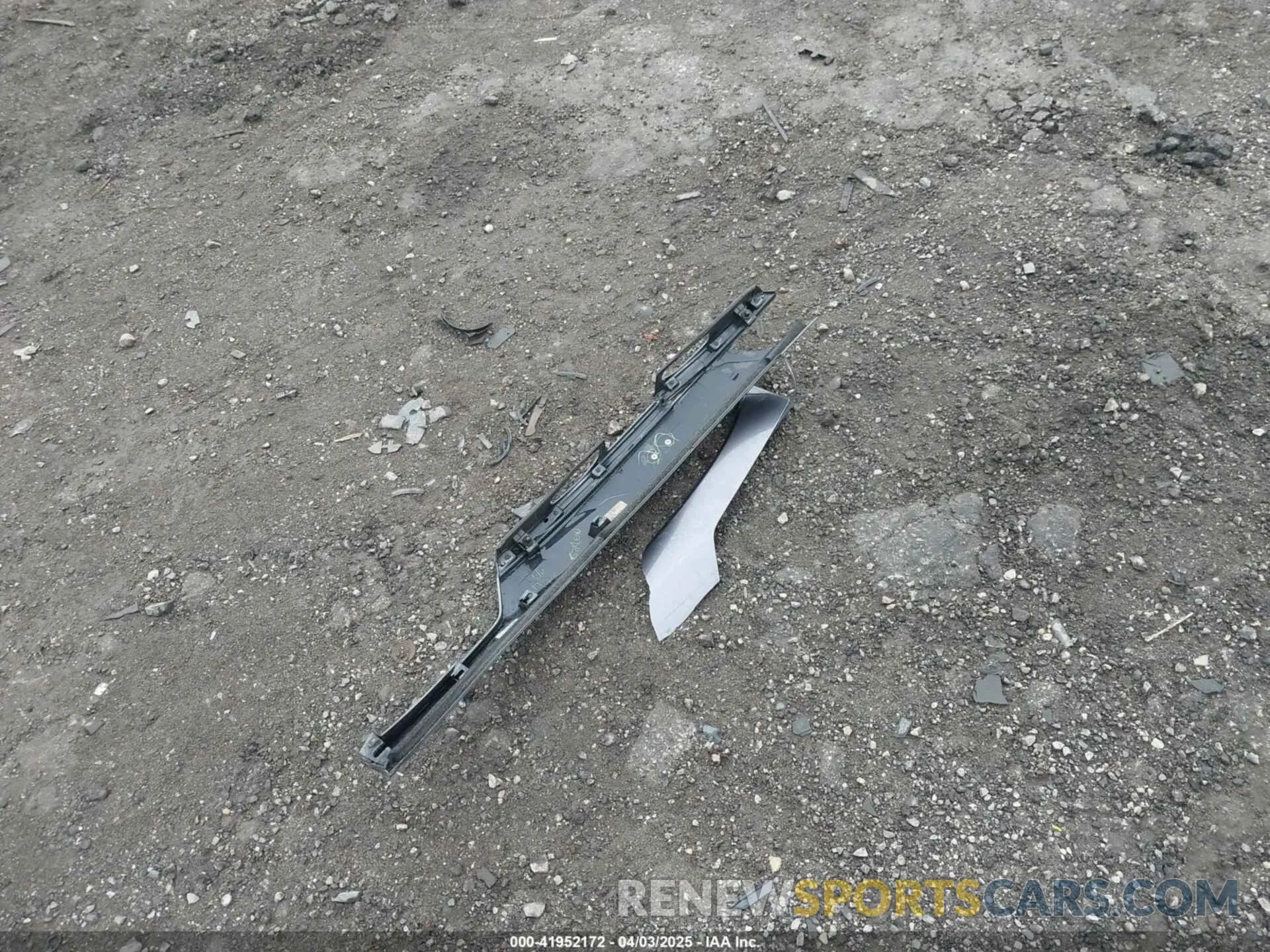 12 Photograph of a damaged car 3CZRU6H72KM735931 HONDA HR-V 2019