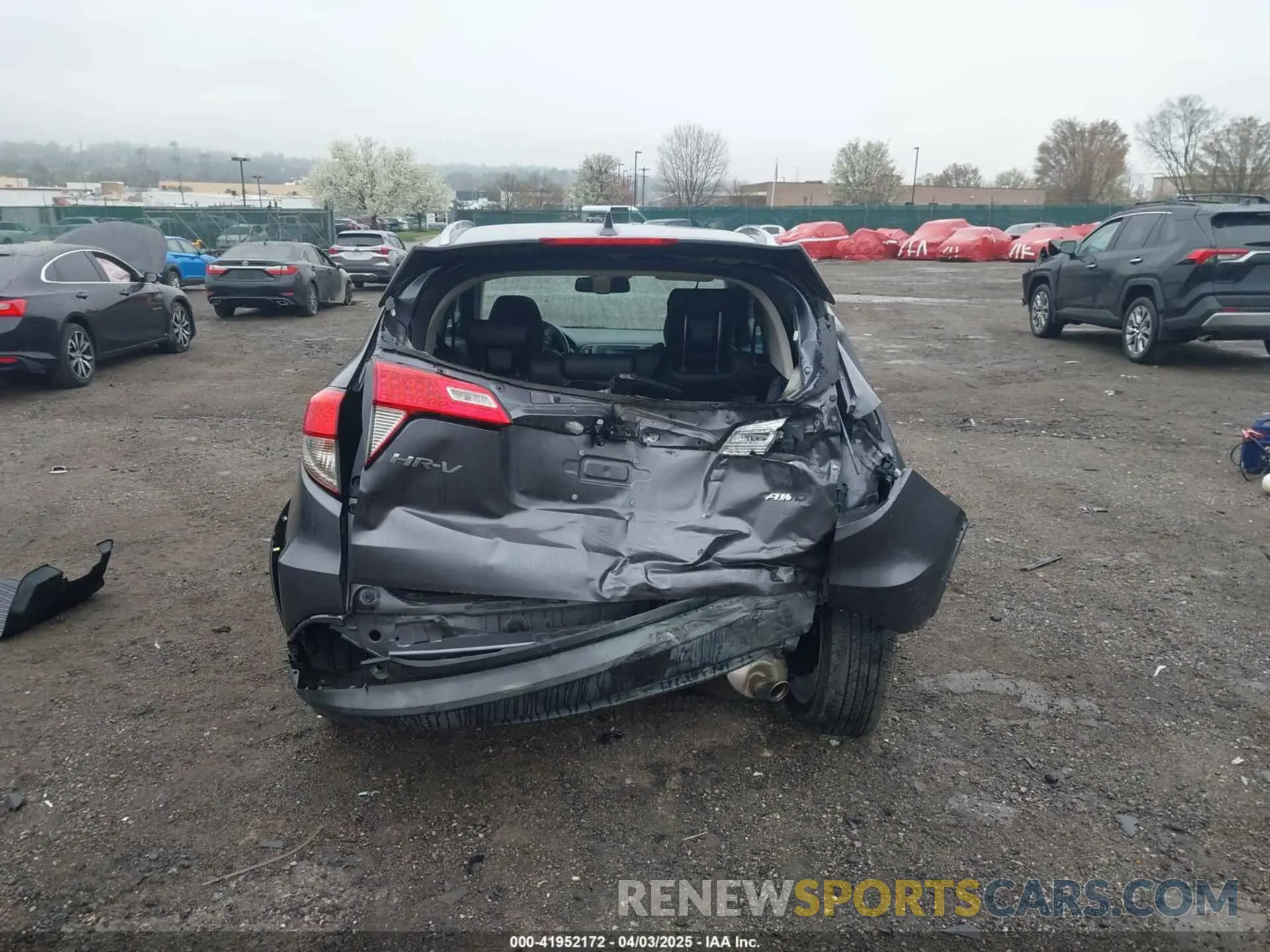 17 Photograph of a damaged car 3CZRU6H72KM735931 HONDA HR-V 2019