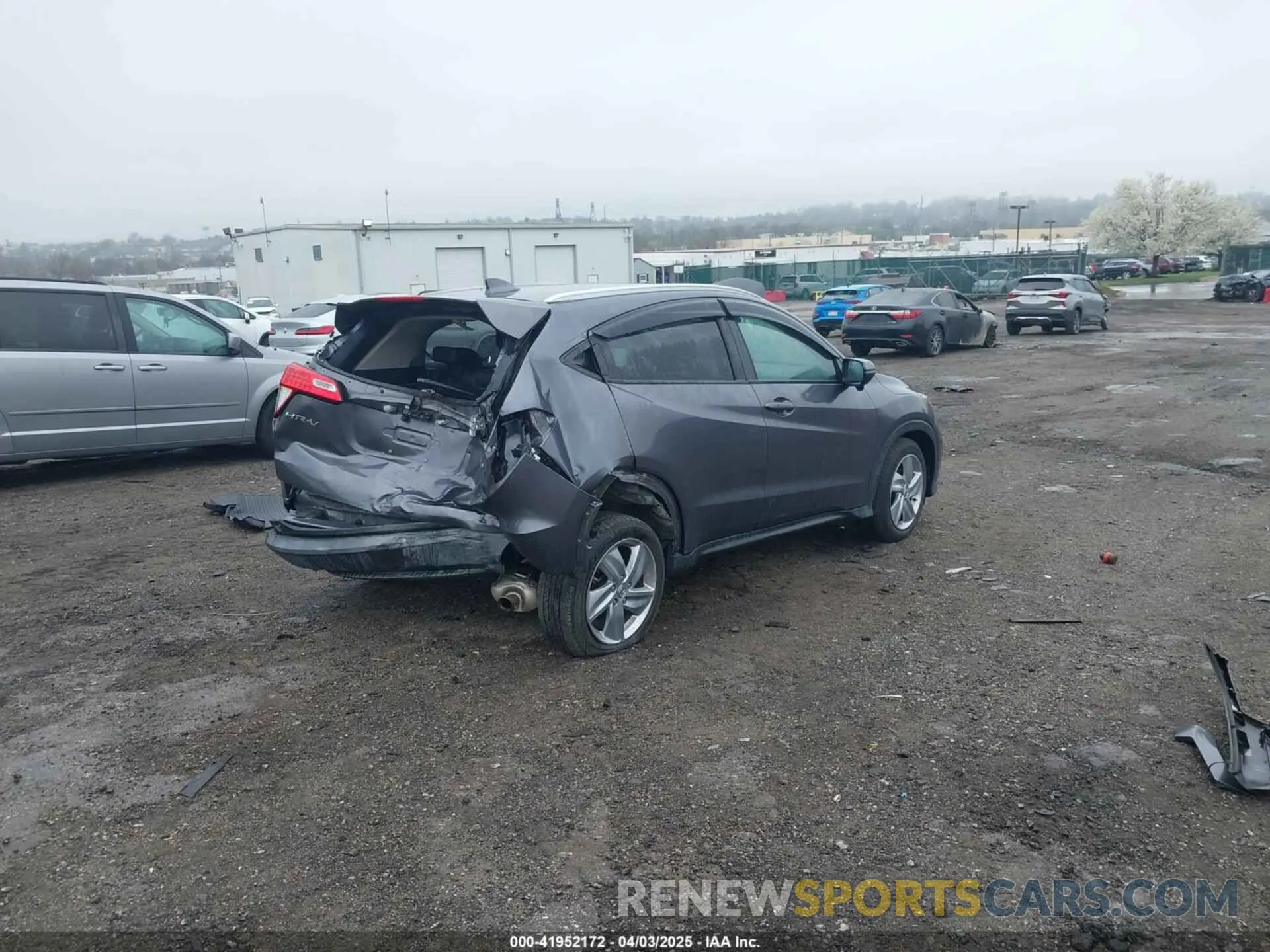 4 Photograph of a damaged car 3CZRU6H72KM735931 HONDA HR-V 2019