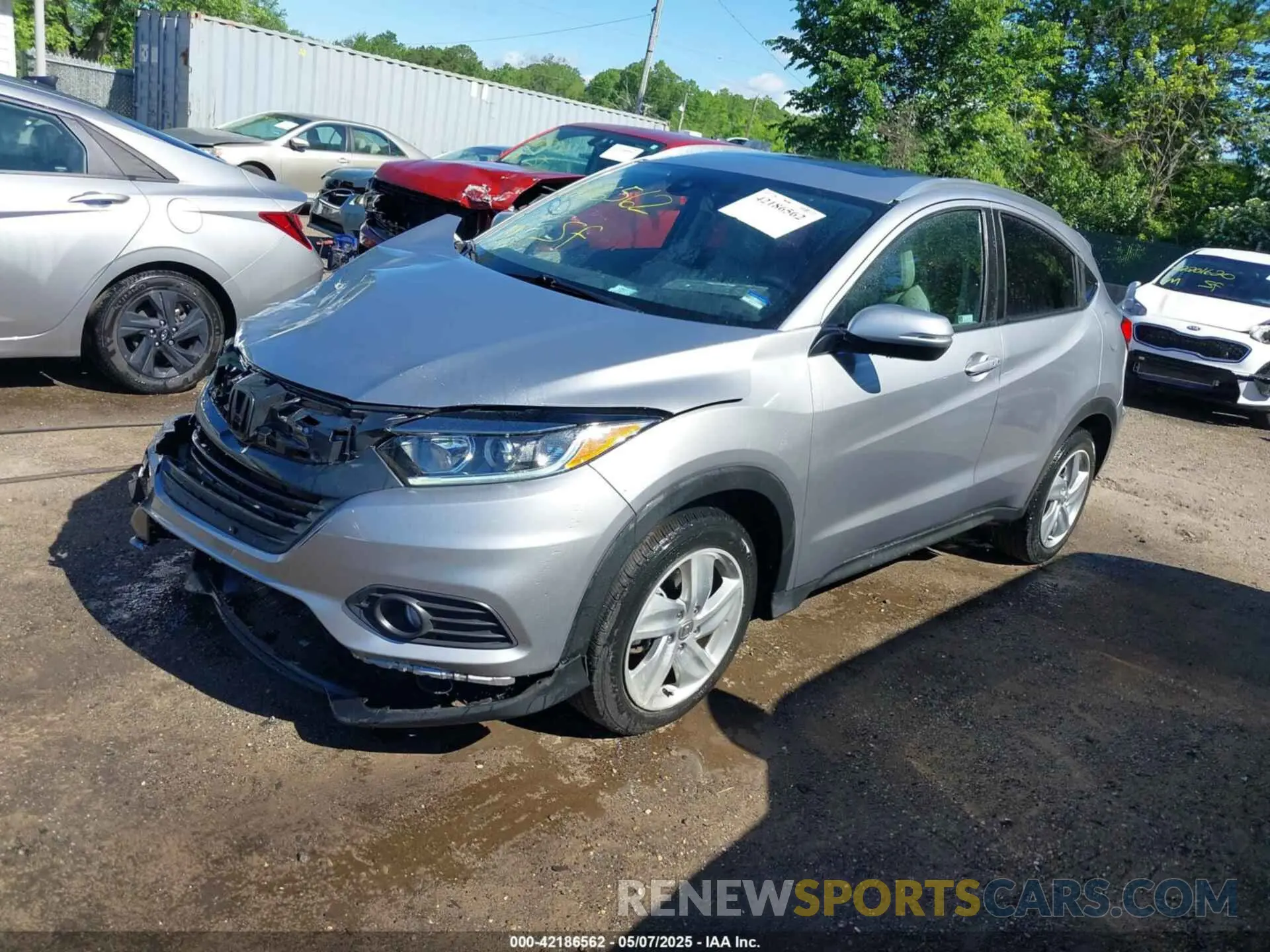 2 Photograph of a damaged car 3CZRU6H73KM705322 HONDA HR-V 2019