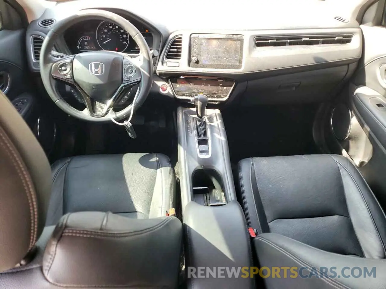 8 Photograph of a damaged car 3CZRU6H73KM723108 HONDA HR-V 2019