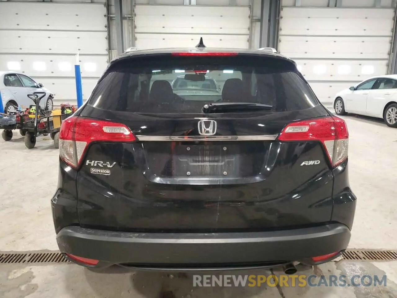 6 Photograph of a damaged car 3CZRU6H74KM703594 HONDA HR-V 2019