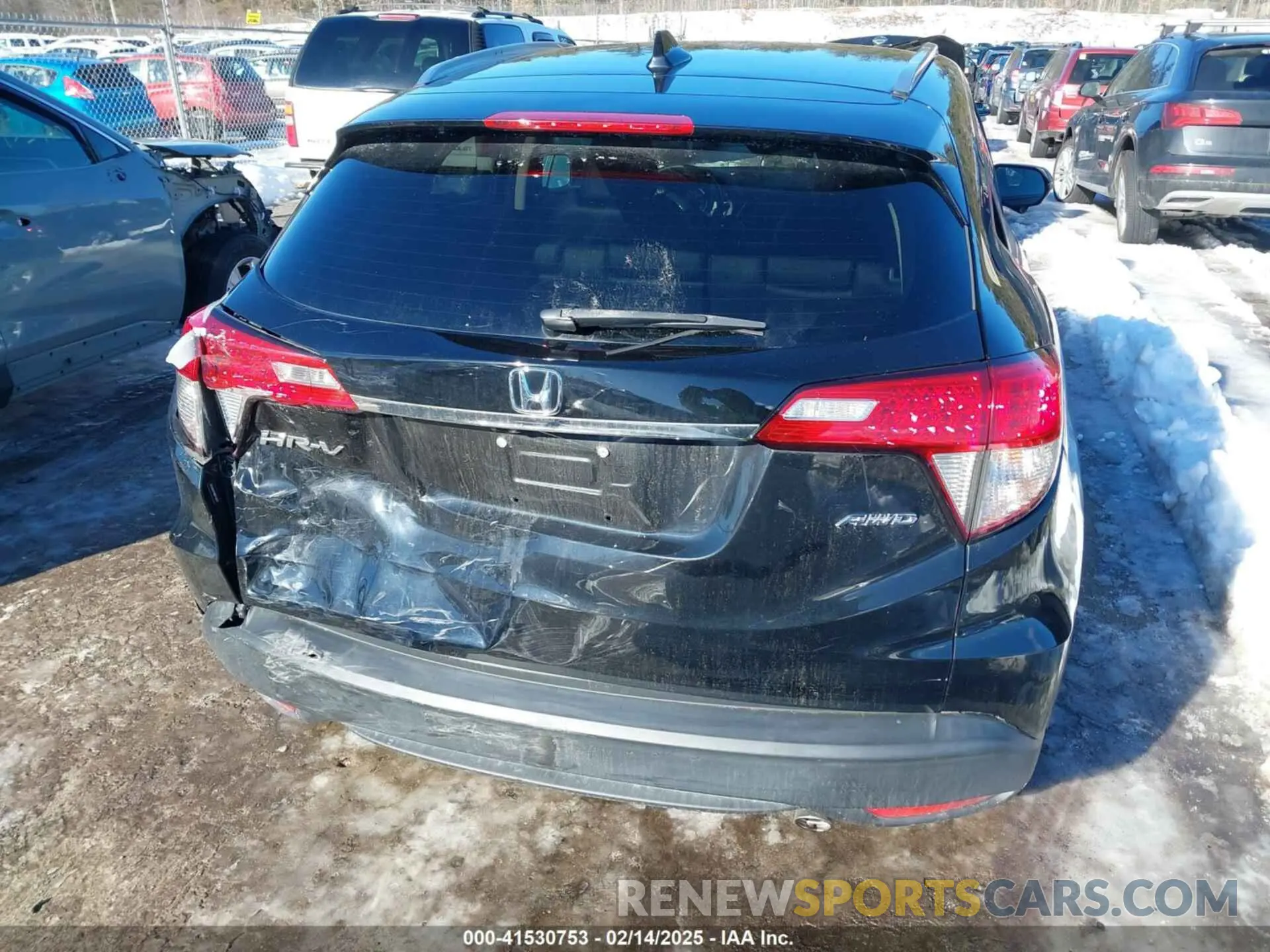 16 Photograph of a damaged car 3CZRU6H74KM715017 HONDA HR-V 2019