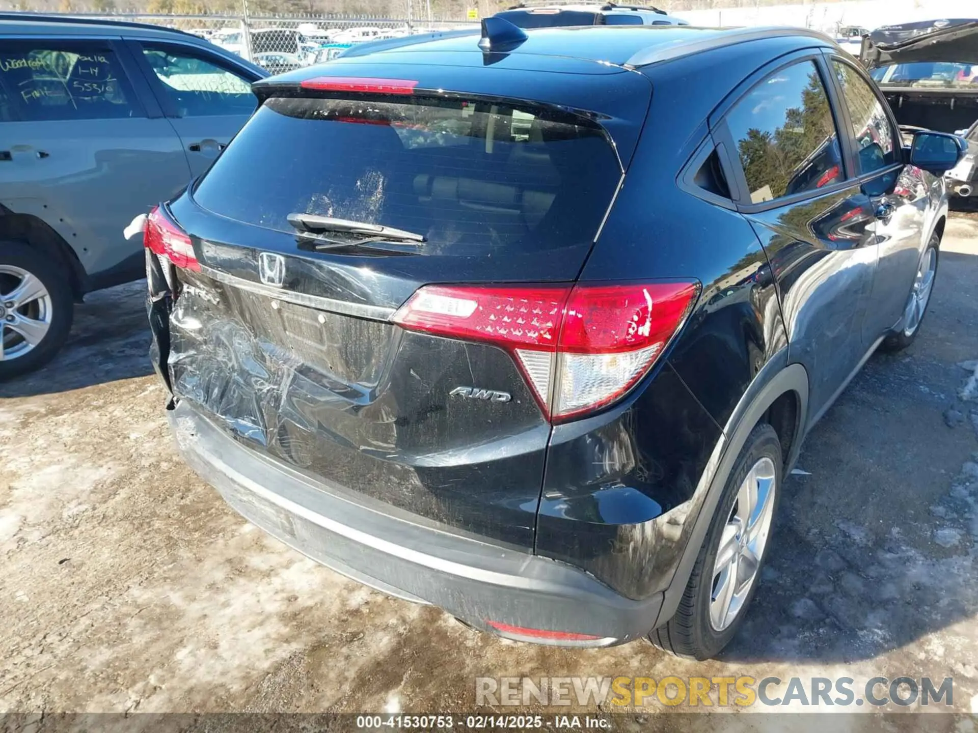 4 Photograph of a damaged car 3CZRU6H74KM715017 HONDA HR-V 2019