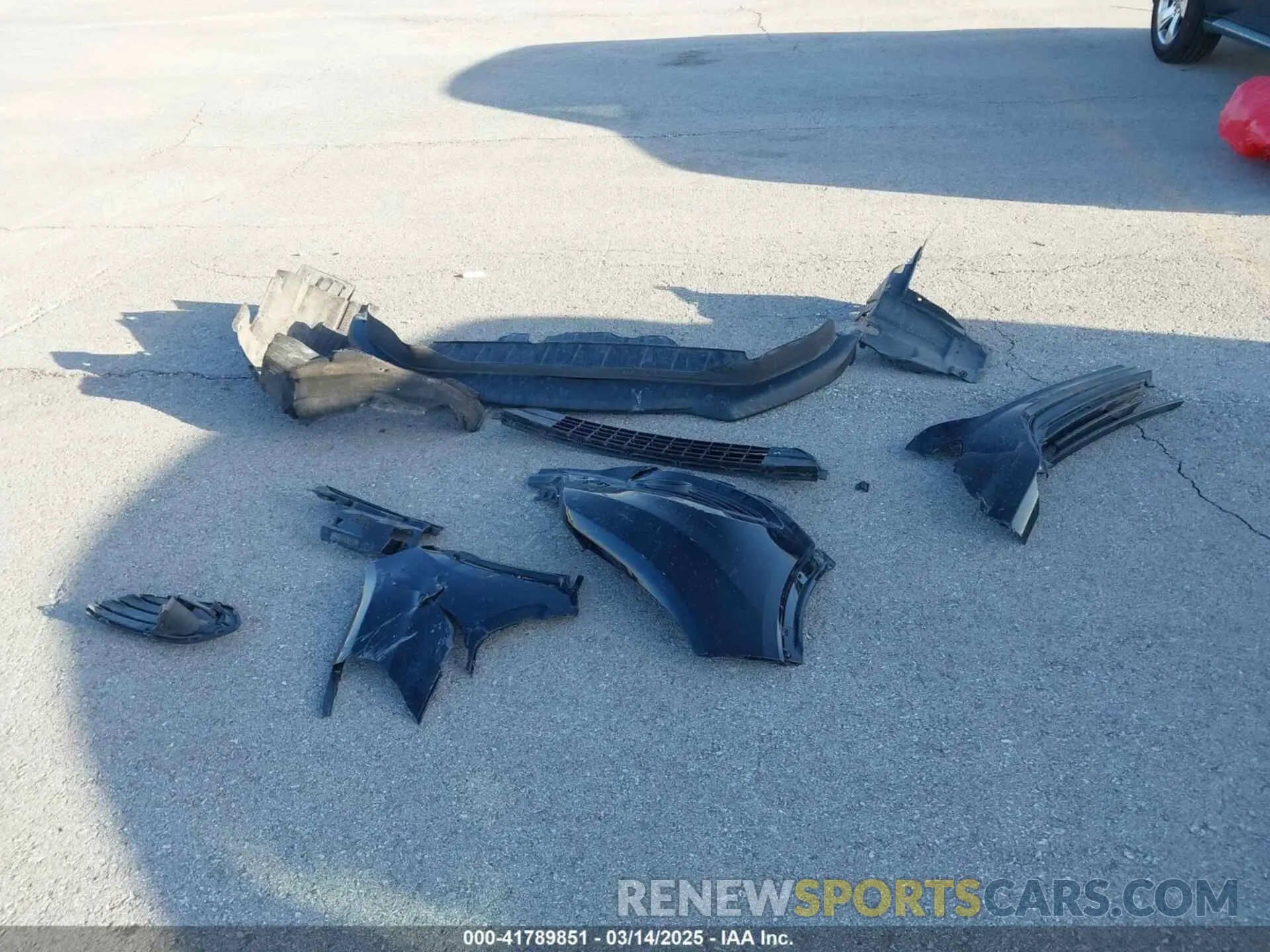12 Photograph of a damaged car 3CZRU6H74KM735154 HONDA HR-V 2019