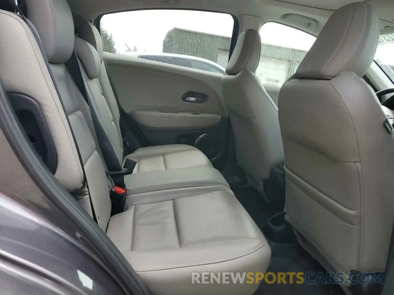 11 Photograph of a damaged car 3CZRU6H75KM710084 HONDA HR-V 2019