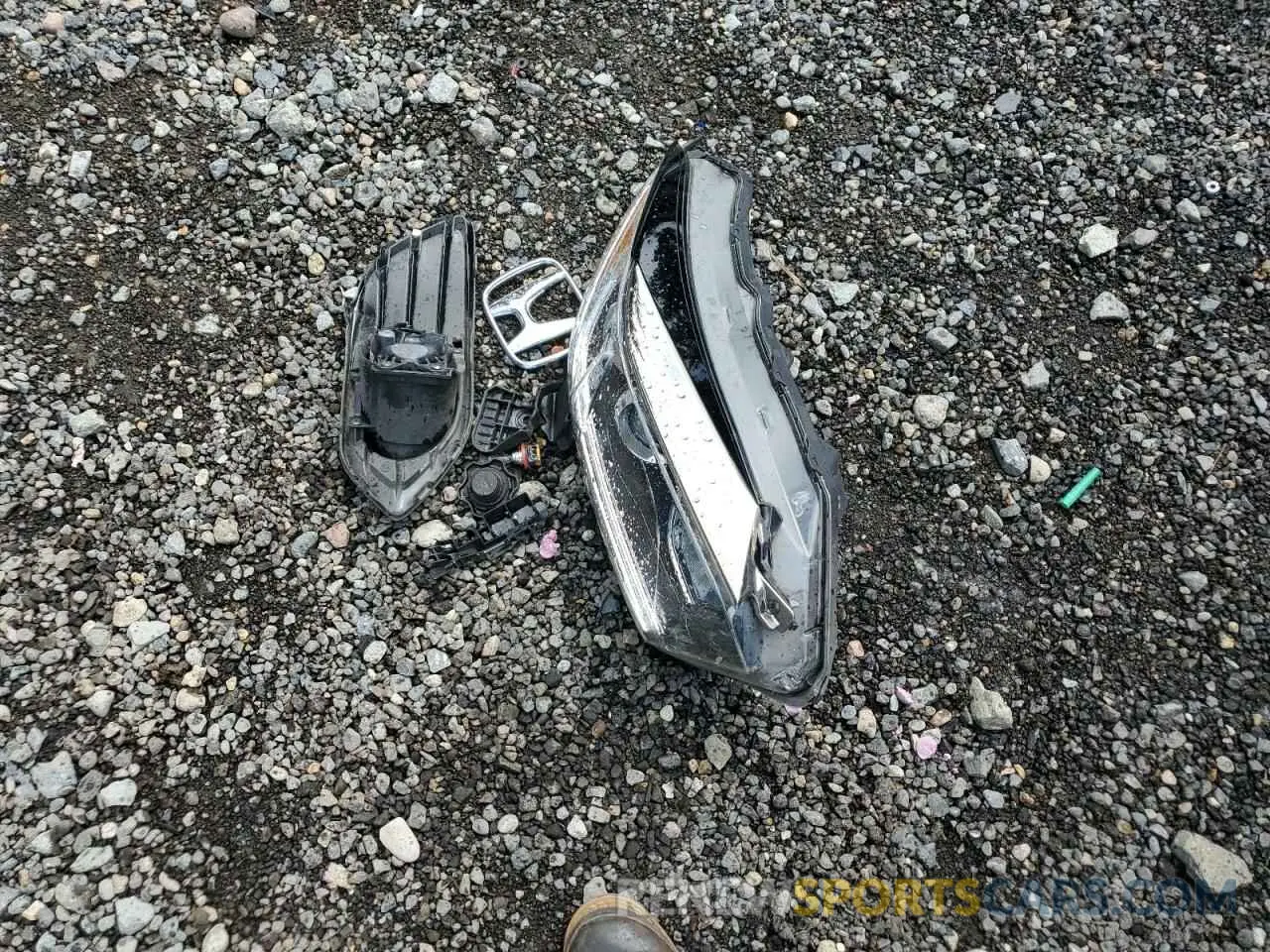 13 Photograph of a damaged car 3CZRU6H75KM710084 HONDA HR-V 2019