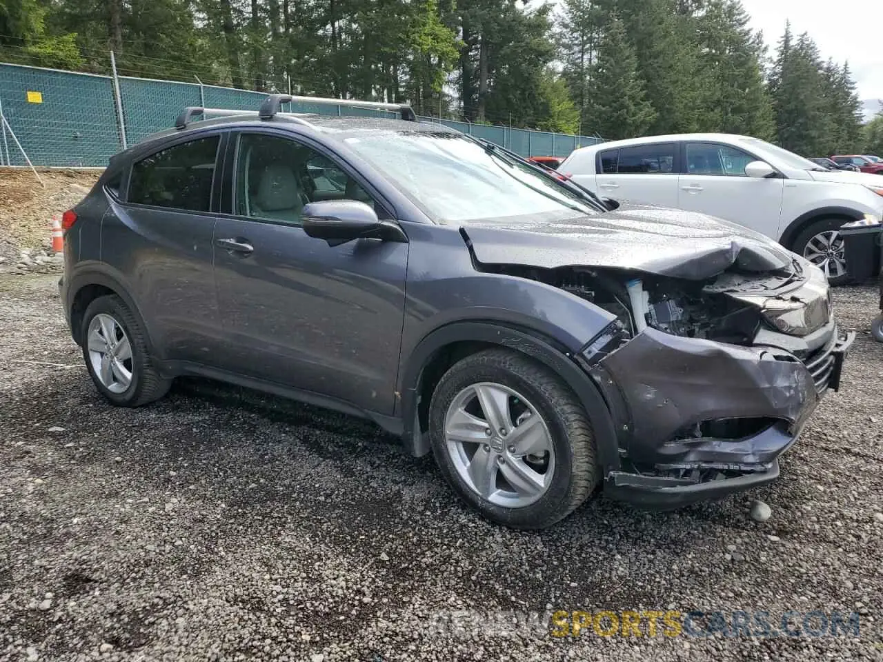 4 Photograph of a damaged car 3CZRU6H75KM710084 HONDA HR-V 2019