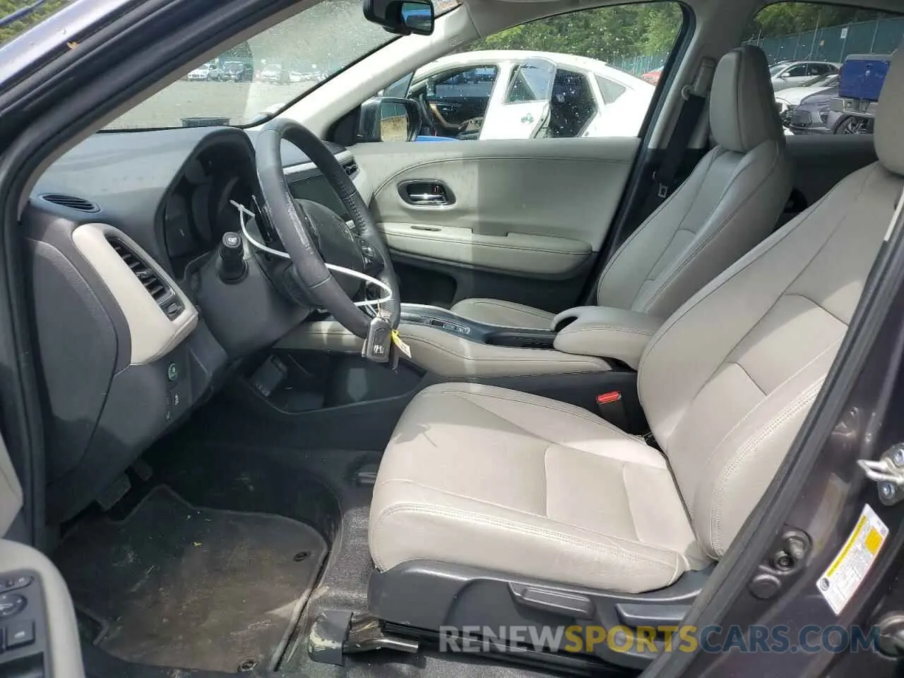 7 Photograph of a damaged car 3CZRU6H75KM710084 HONDA HR-V 2019