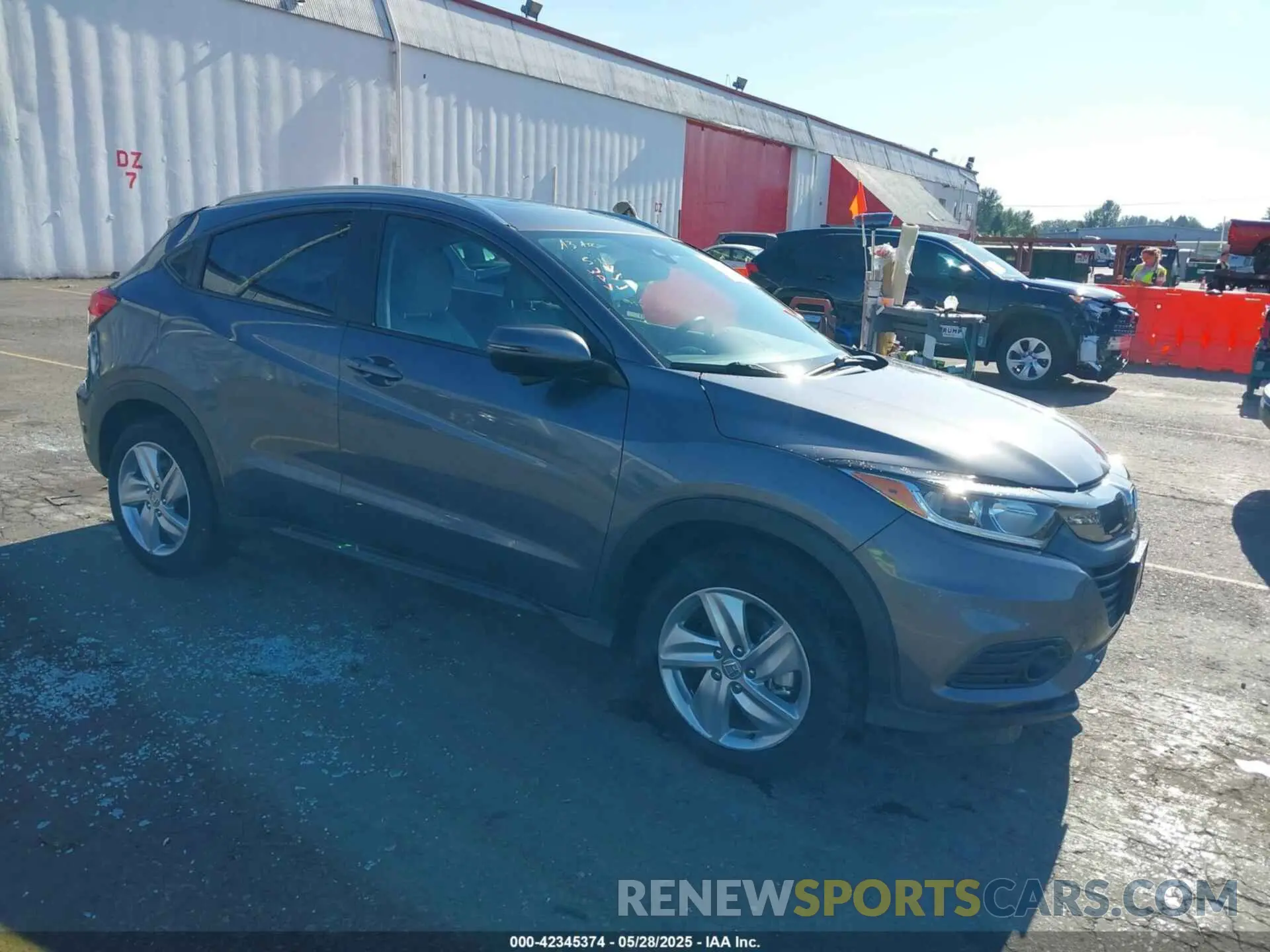 1 Photograph of a damaged car 3CZRU6H75KM727726 HONDA HR-V 2019