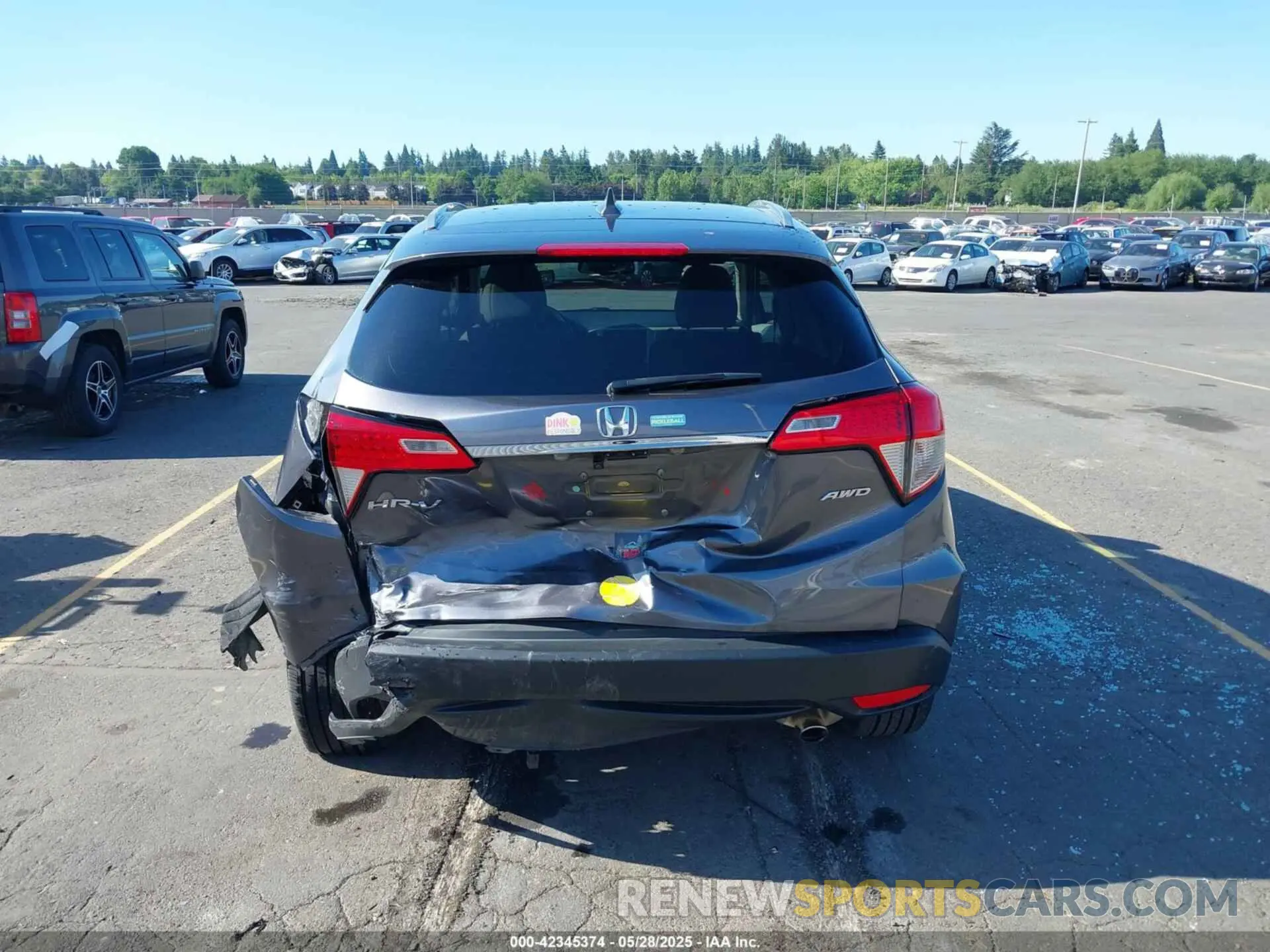 17 Photograph of a damaged car 3CZRU6H75KM727726 HONDA HR-V 2019
