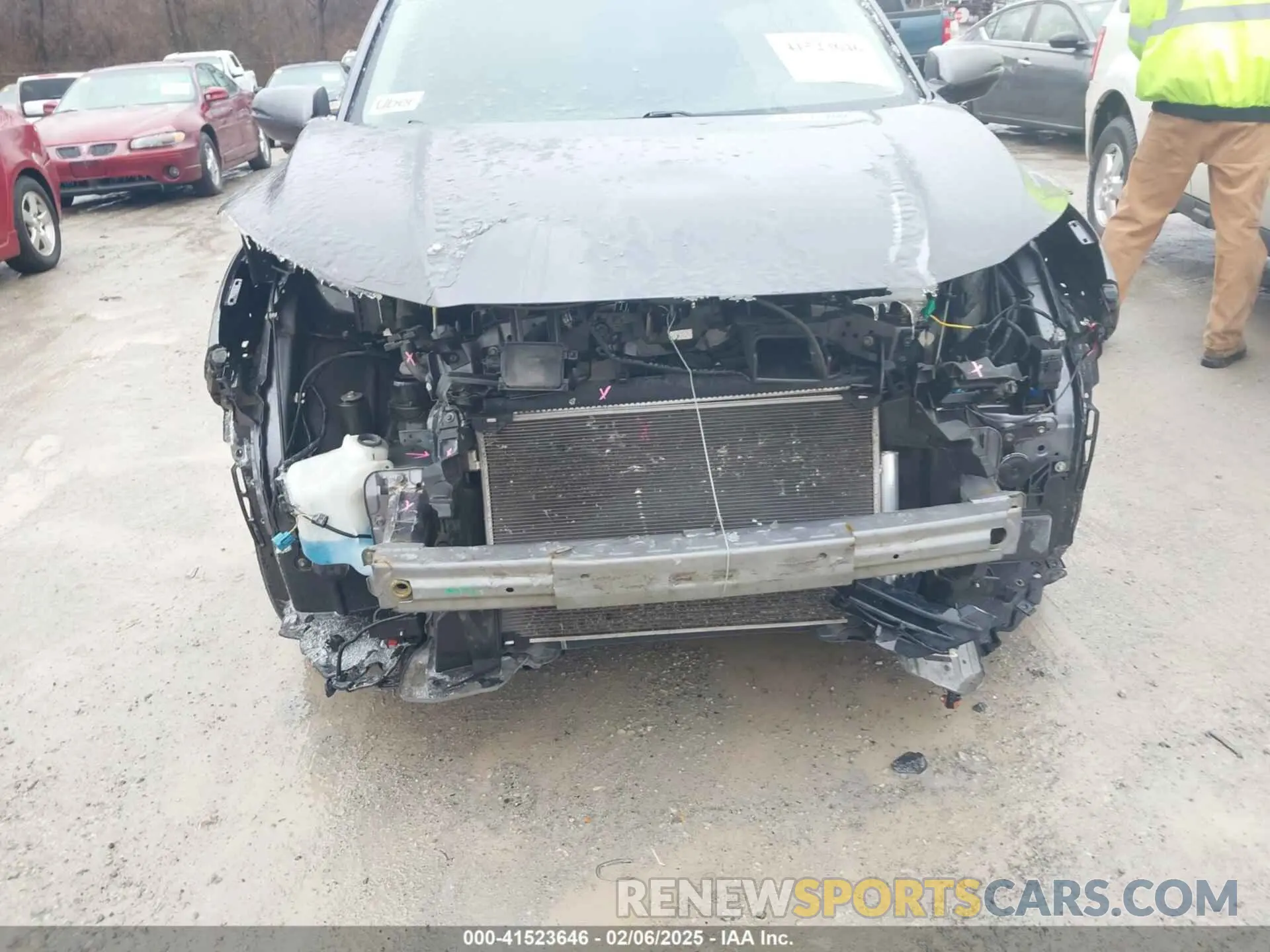 6 Photograph of a damaged car 3CZRU6H77KM735942 HONDA HR-V 2019