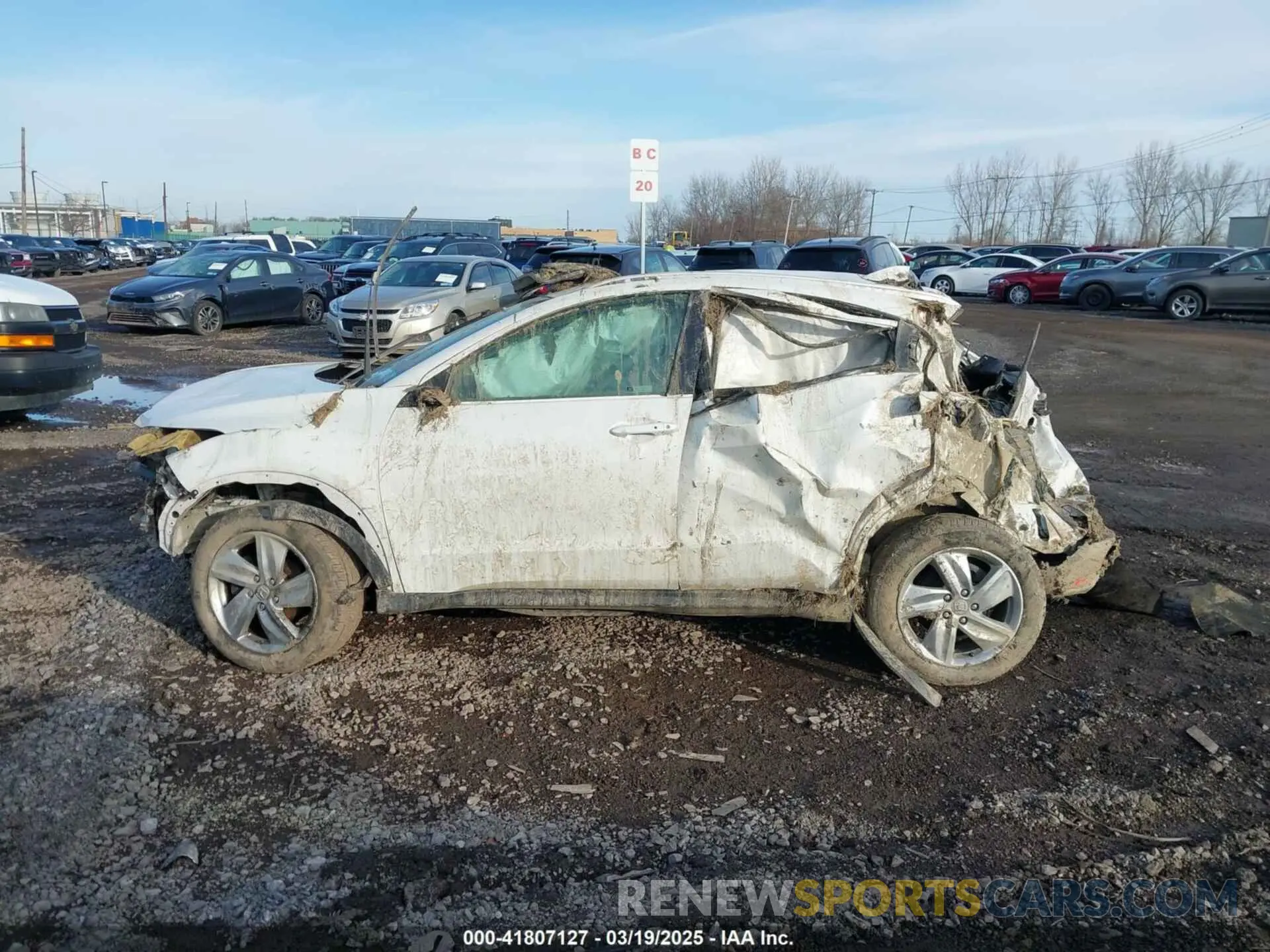 13 Photograph of a damaged car 3CZRU6H7XKM708072 HONDA HR-V 2019