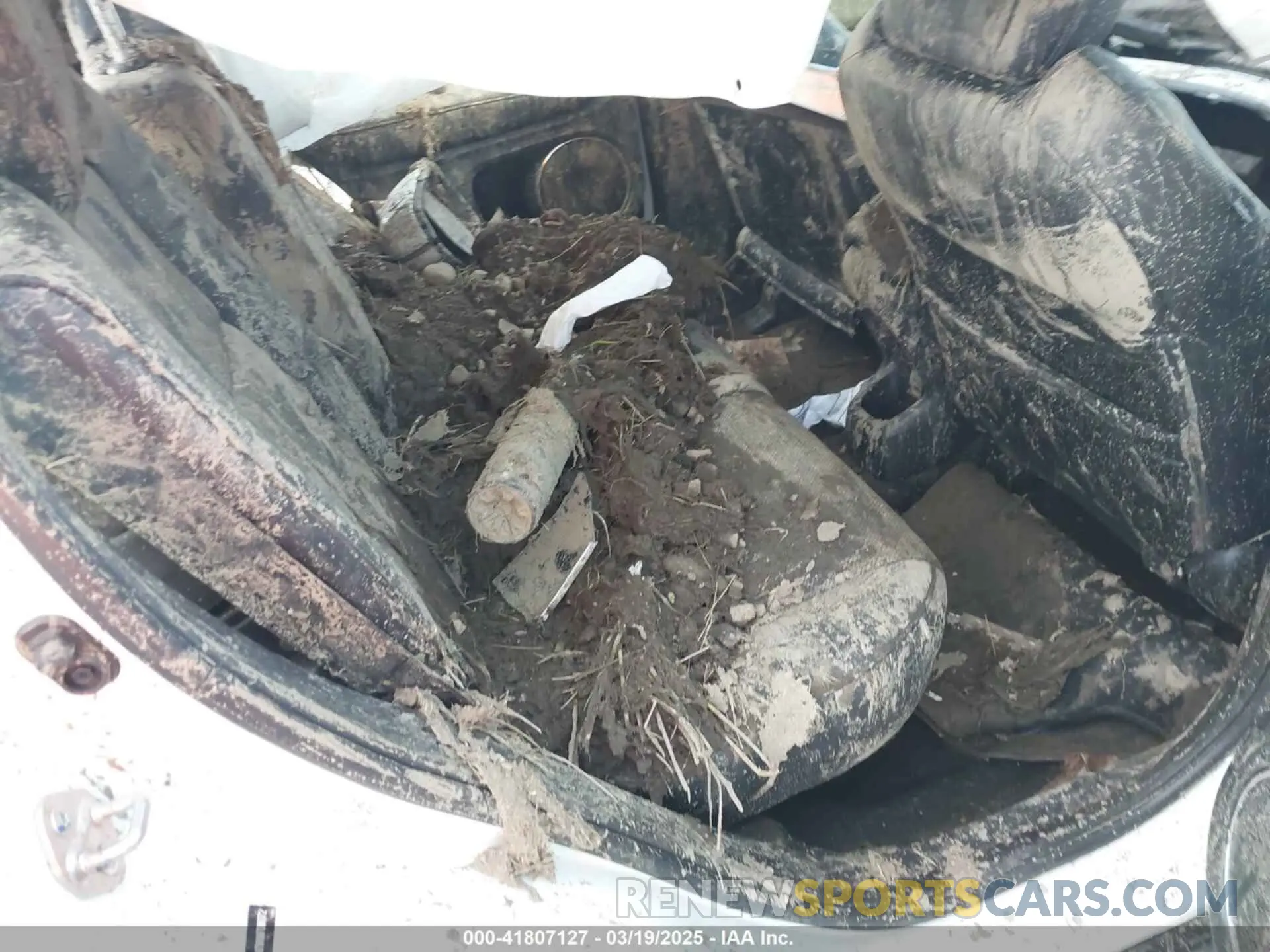 8 Photograph of a damaged car 3CZRU6H7XKM708072 HONDA HR-V 2019