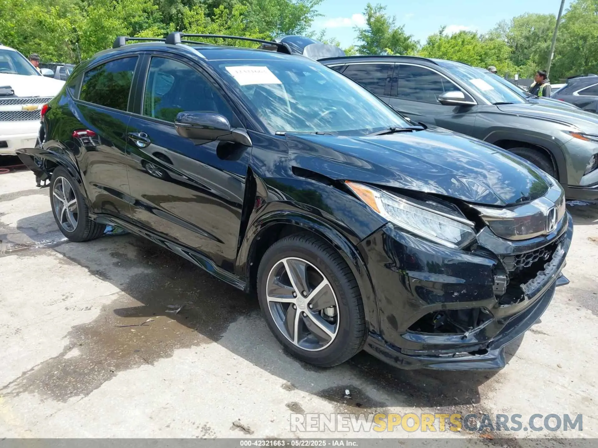 1 Photograph of a damaged car 3CZRU6H90KM717106 HONDA HR-V 2019