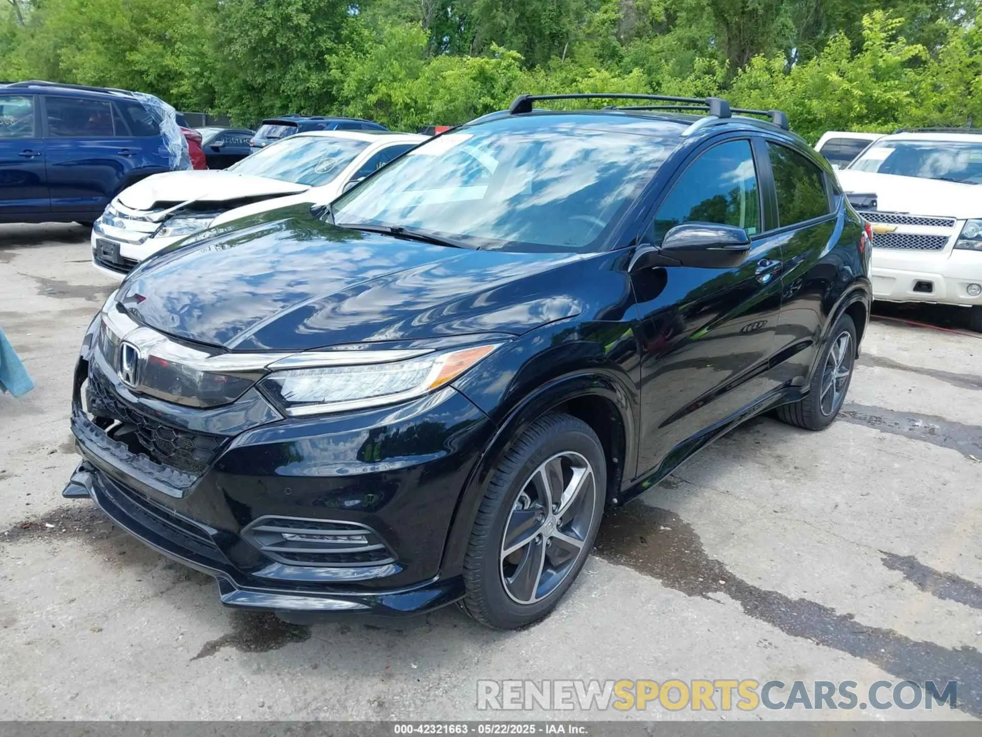 2 Photograph of a damaged car 3CZRU6H90KM717106 HONDA HR-V 2019