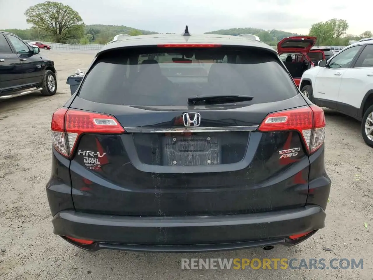 6 Photograph of a damaged car 3CZRU6H93KM718492 HONDA HR-V 2019