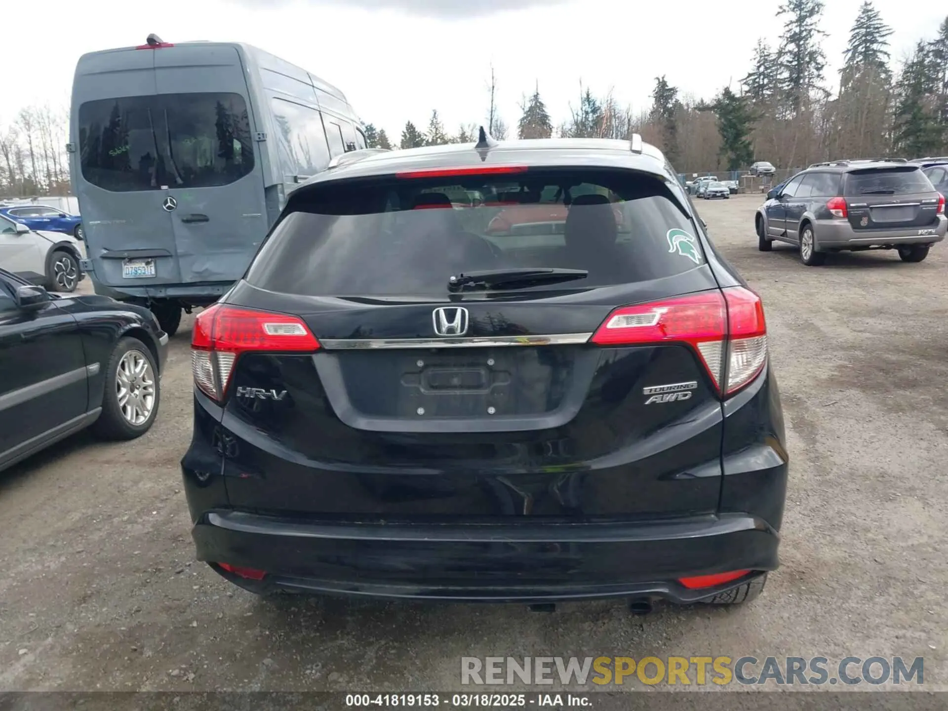17 Photograph of a damaged car 3CZRU6H93KM720310 HONDA HR-V 2019