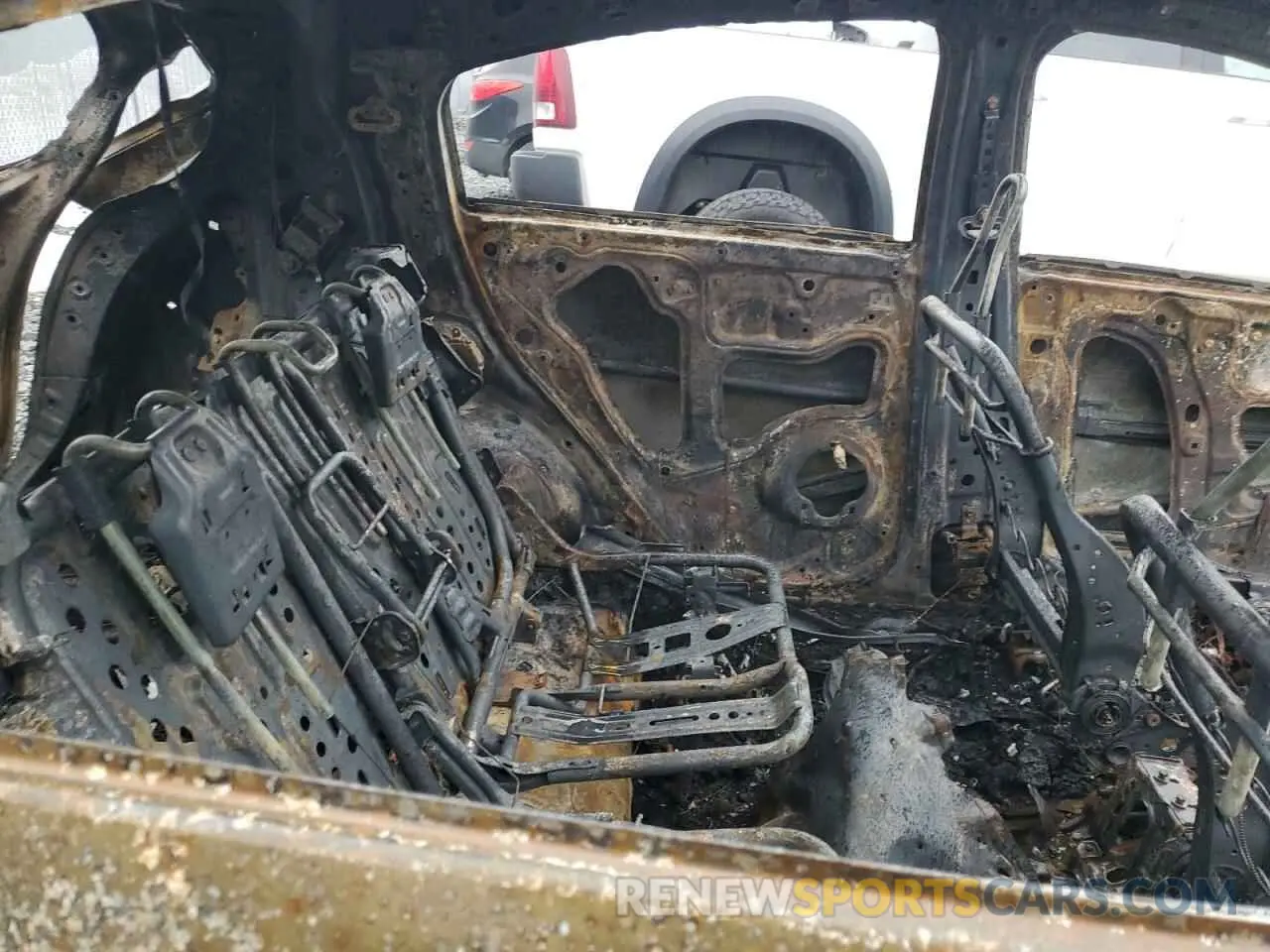 10 Photograph of a damaged car 3CZRU6H95KM106620 HONDA HR-V 2019