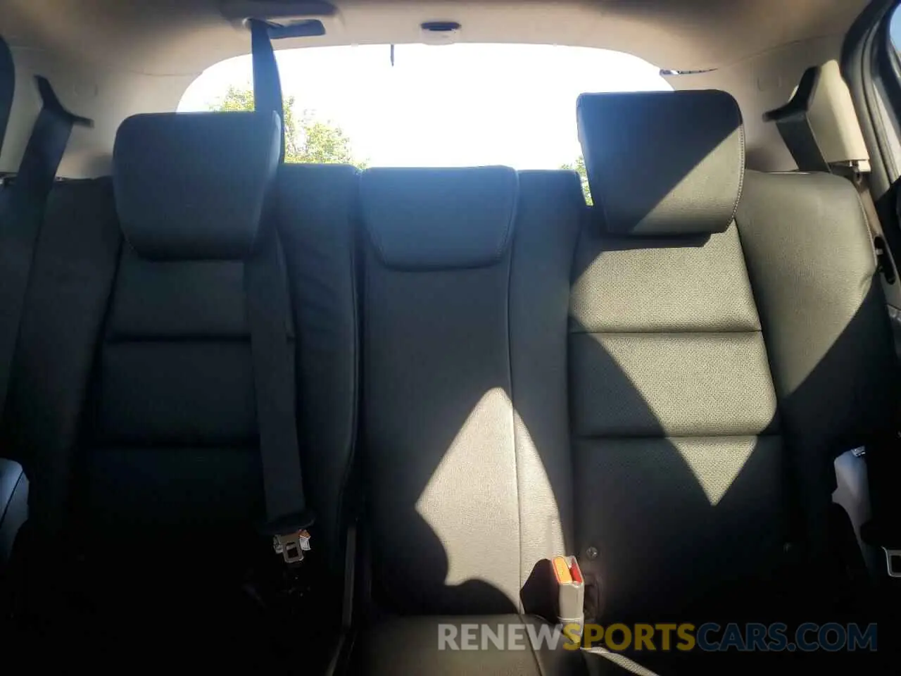 10 Photograph of a damaged car 3CZRU6H95KM701421 HONDA HR-V 2019