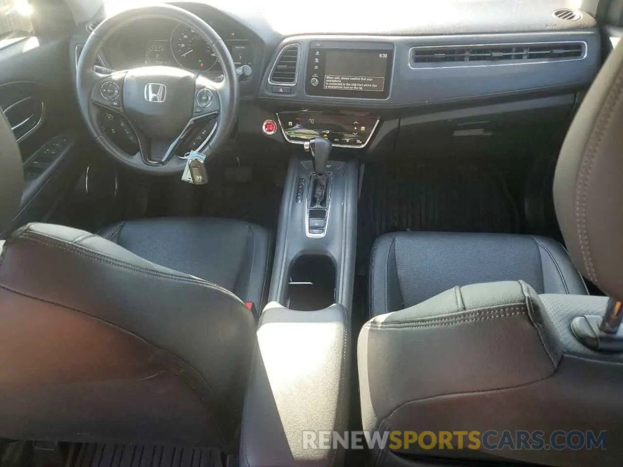 8 Photograph of a damaged car 3CZRU6H95KM701421 HONDA HR-V 2019