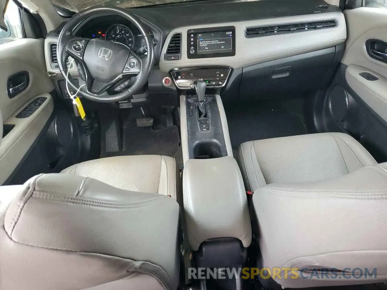 8 Photograph of a damaged car 3CZRU6H97KM701954 HONDA HR-V 2019