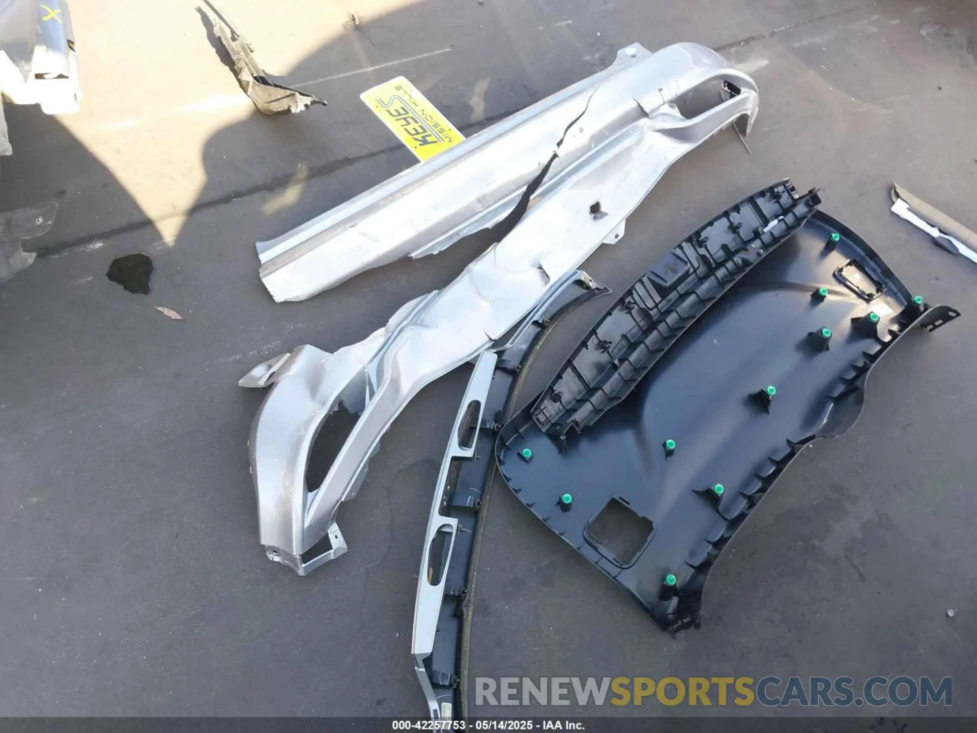 12 Photograph of a damaged car 3CZRU6H97KM711674 HONDA HR-V 2019