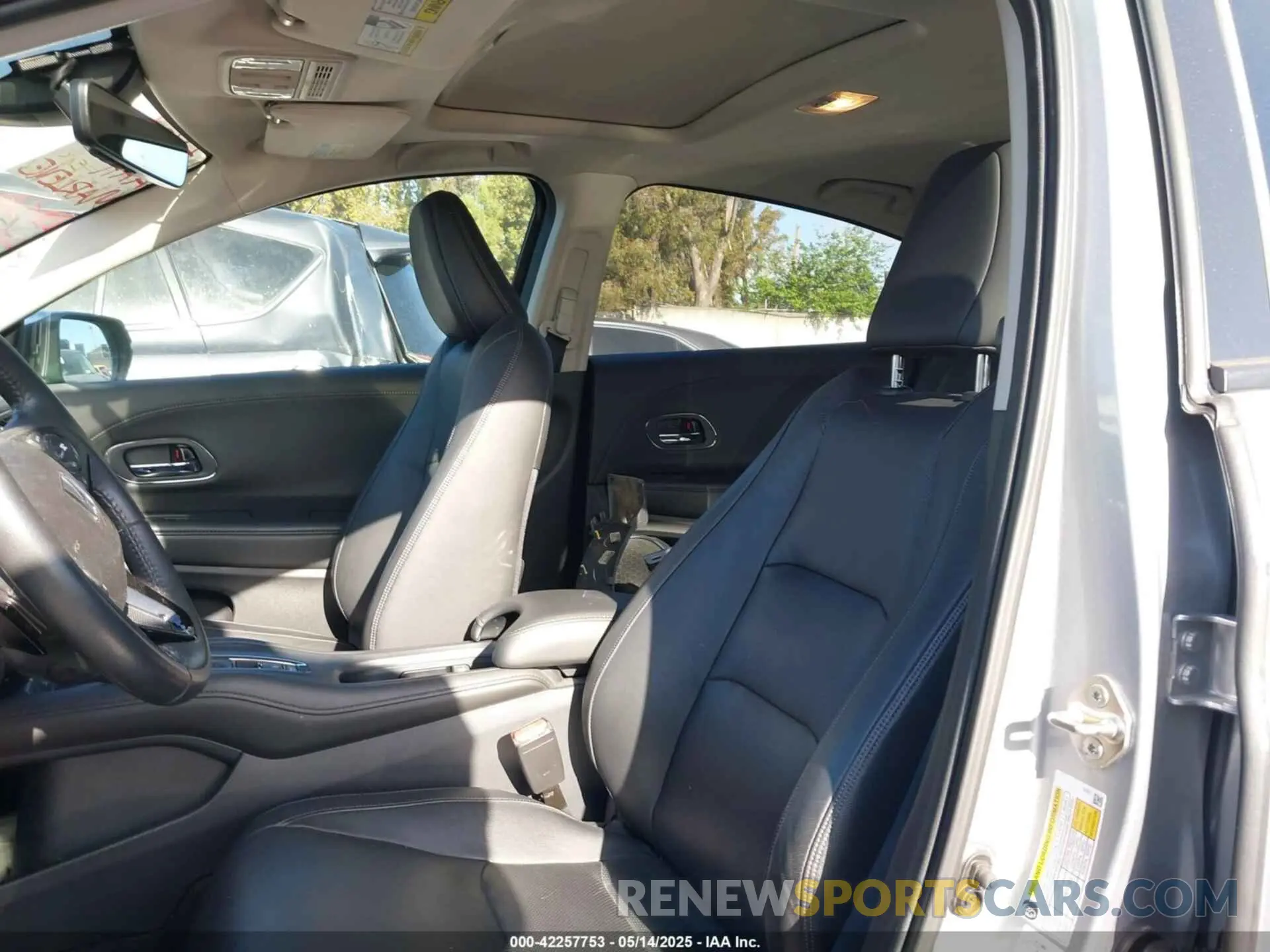 20 Photograph of a damaged car 3CZRU6H97KM711674 HONDA HR-V 2019