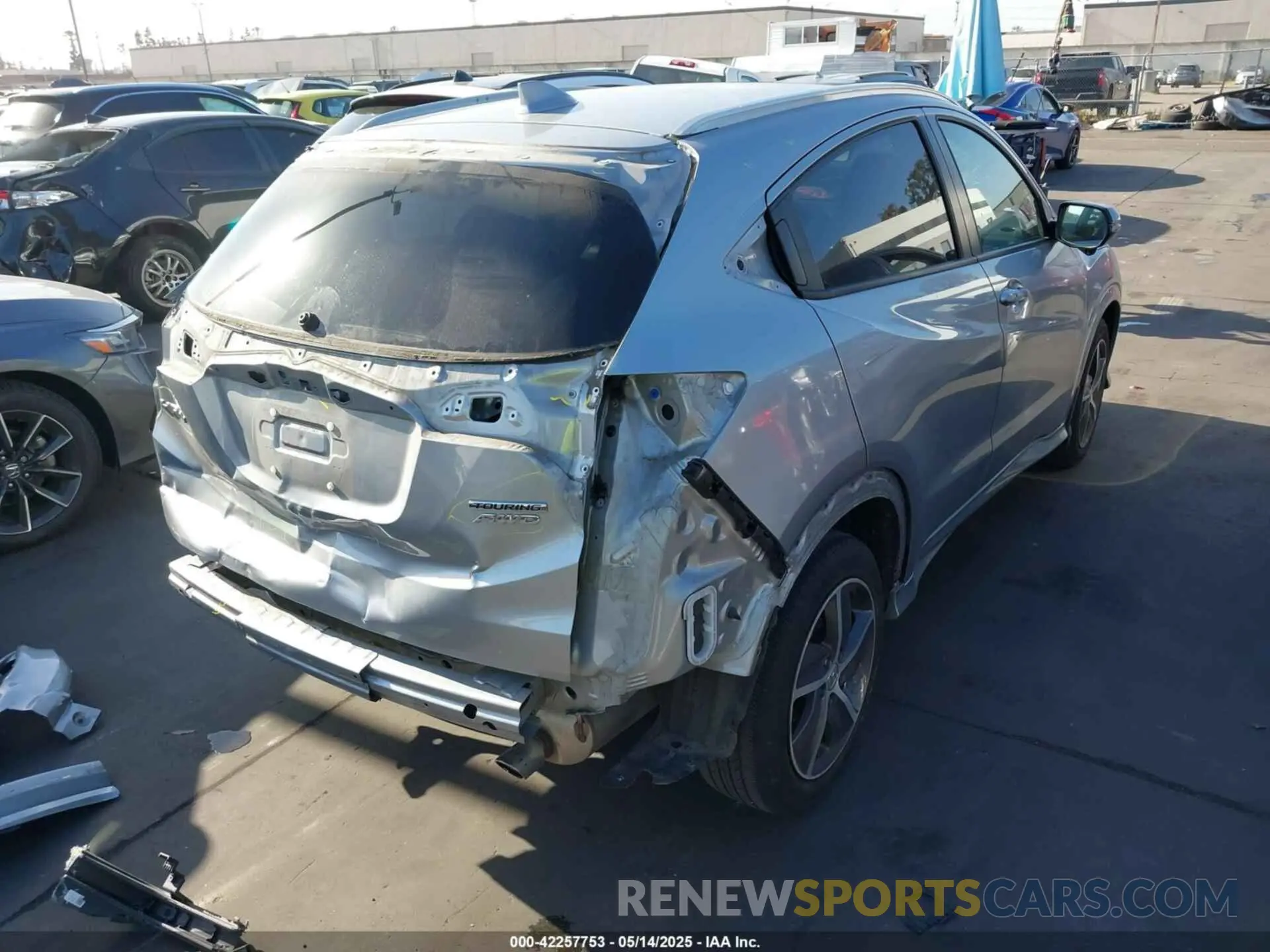 4 Photograph of a damaged car 3CZRU6H97KM711674 HONDA HR-V 2019