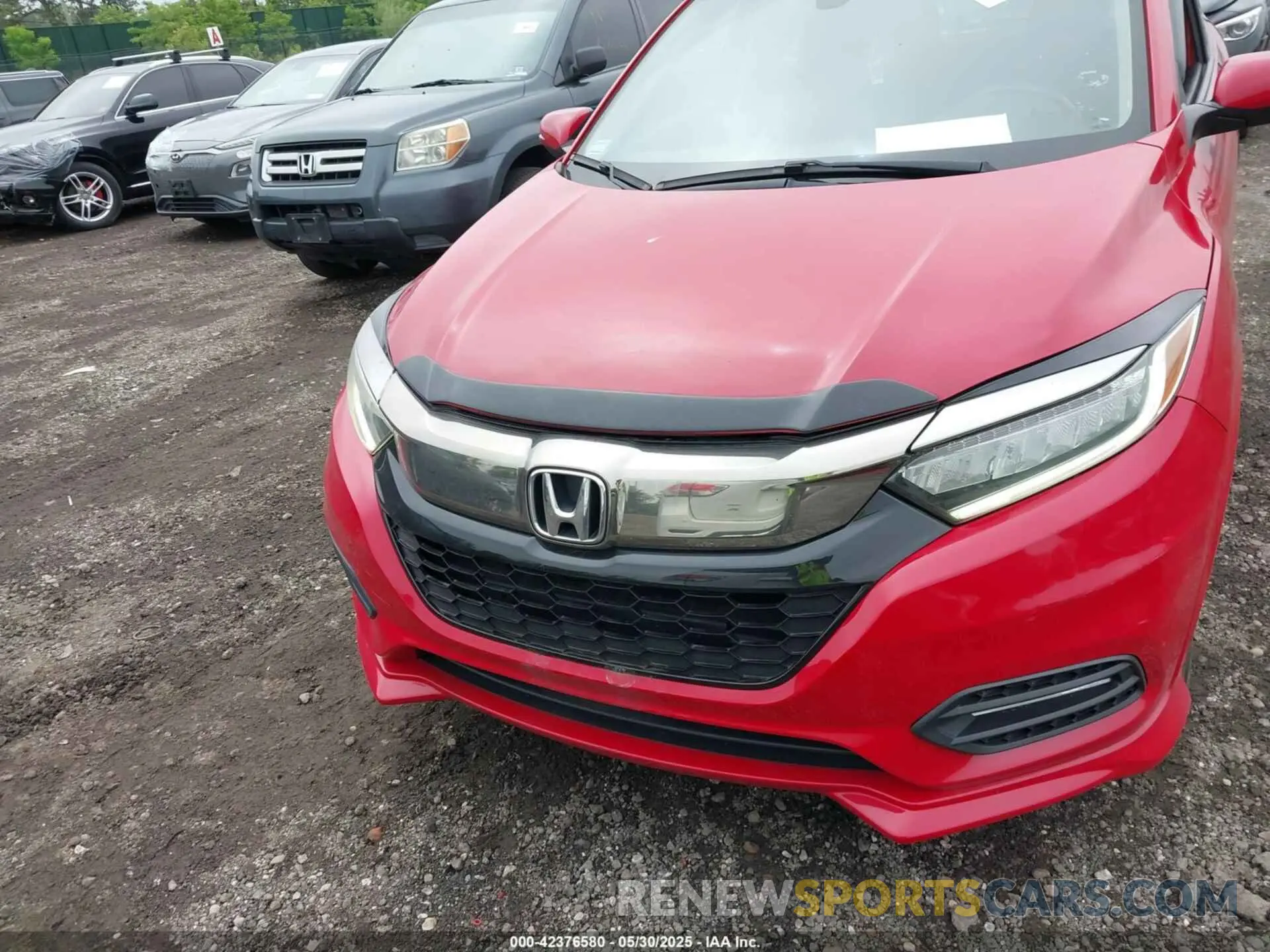 12 Photograph of a damaged car 3CZRU6H98KM700828 HONDA HR-V 2019