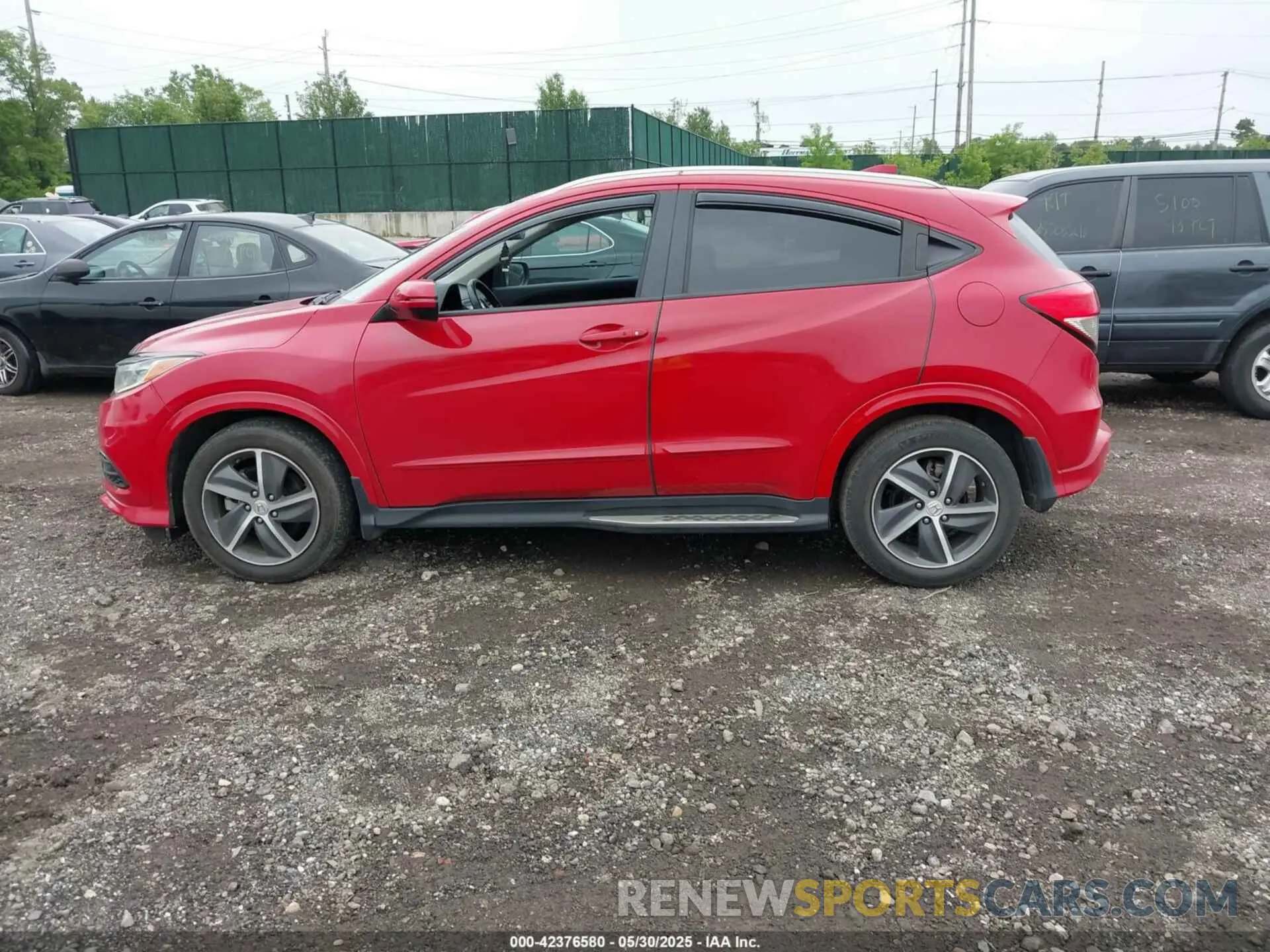 14 Photograph of a damaged car 3CZRU6H98KM700828 HONDA HR-V 2019