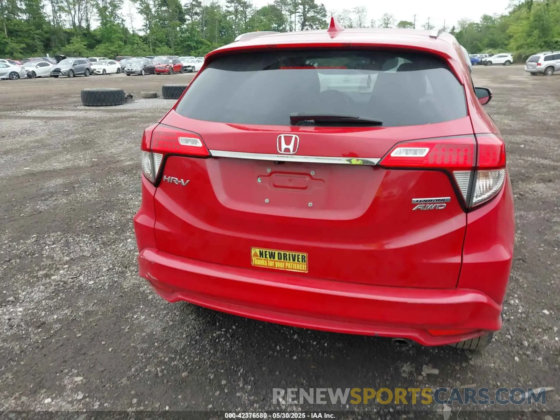 16 Photograph of a damaged car 3CZRU6H98KM700828 HONDA HR-V 2019