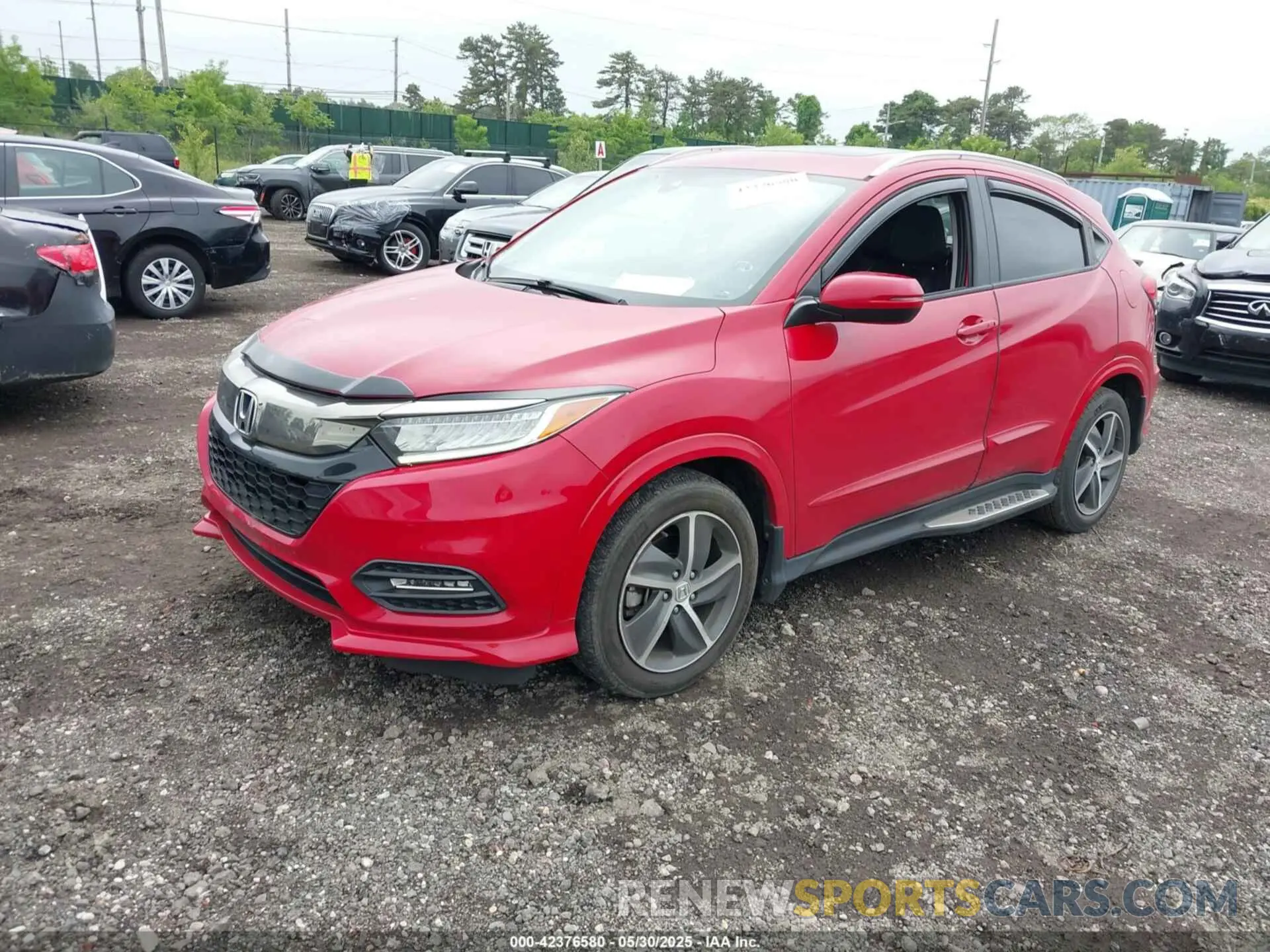 2 Photograph of a damaged car 3CZRU6H98KM700828 HONDA HR-V 2019