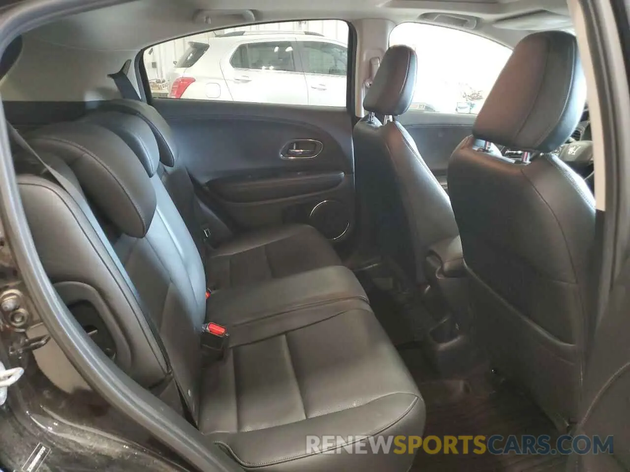 11 Photograph of a damaged car 3CZRU6H9XKM711717 HONDA HR-V 2019