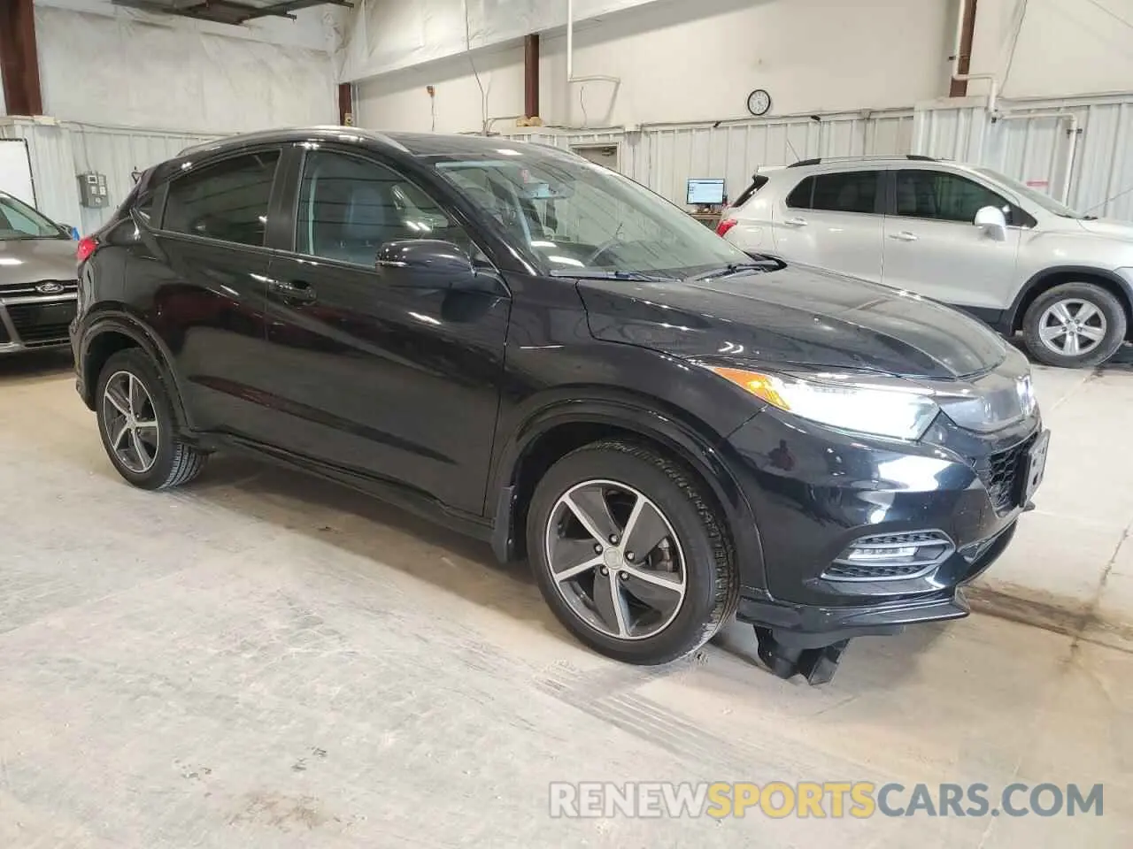 4 Photograph of a damaged car 3CZRU6H9XKM711717 HONDA HR-V 2019