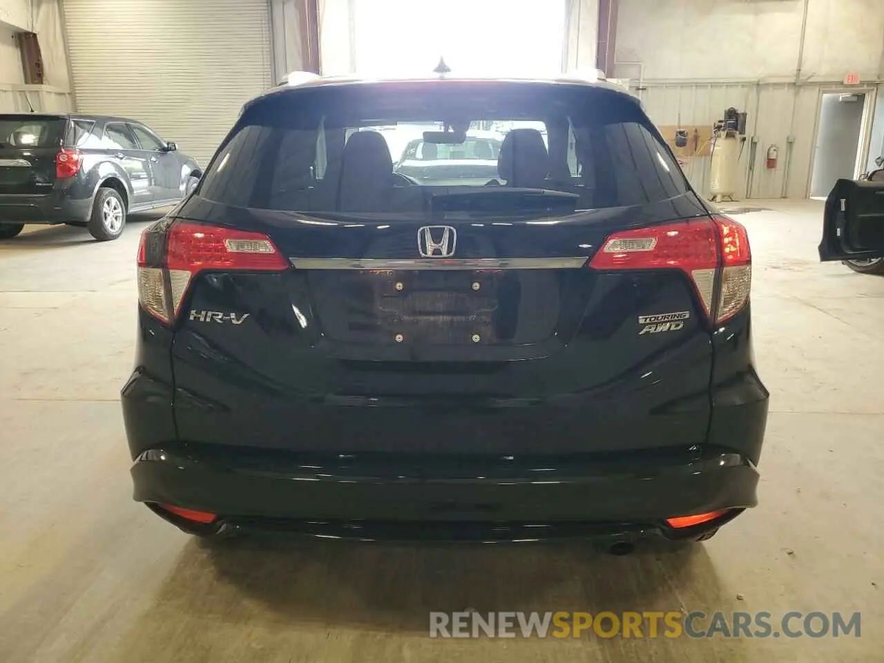 6 Photograph of a damaged car 3CZRU6H9XKM711717 HONDA HR-V 2019