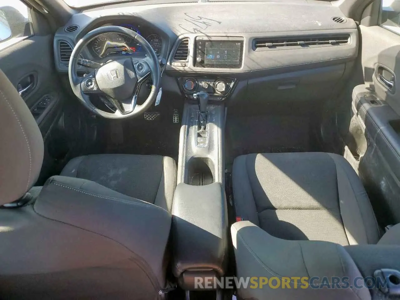 8 Photograph of a damaged car 3CZRU5H10LG700584 HONDA HR-V 2020